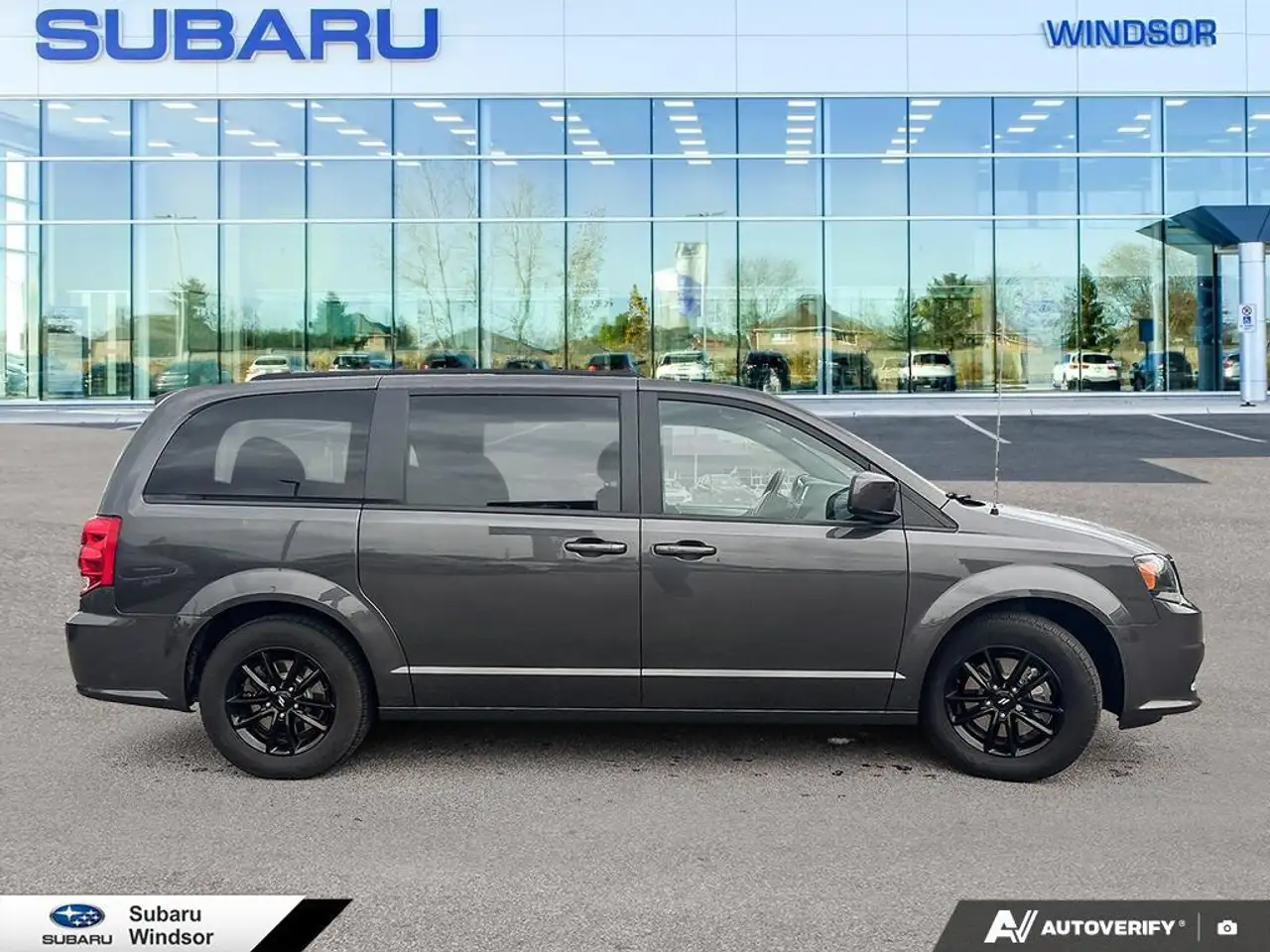 Dodge Grand Caravan снимка Dodge Grand Caravan