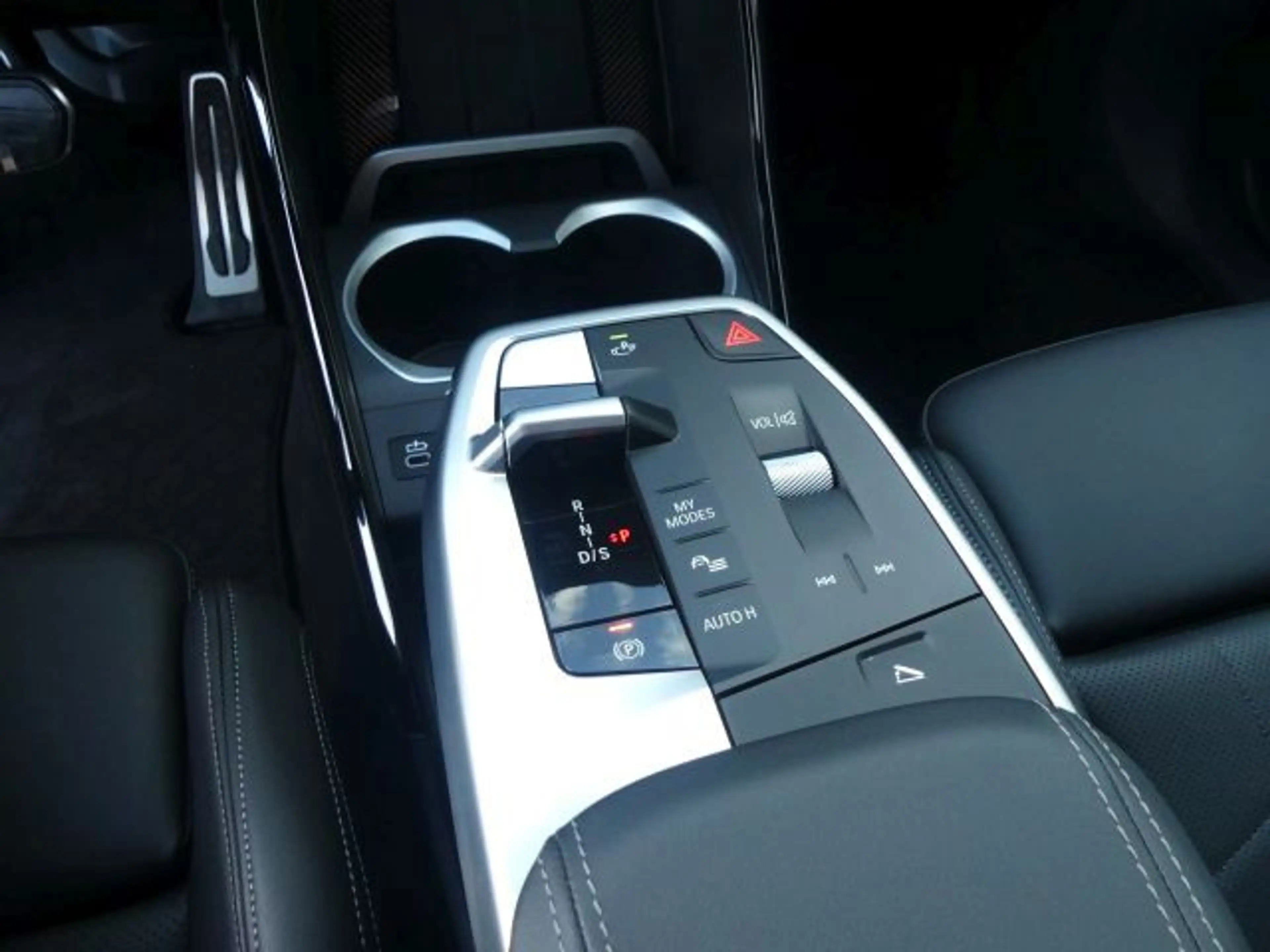 BMW X1 sDrive20iM Sport el.Sitze+Massage°HarmKard. — photo 13