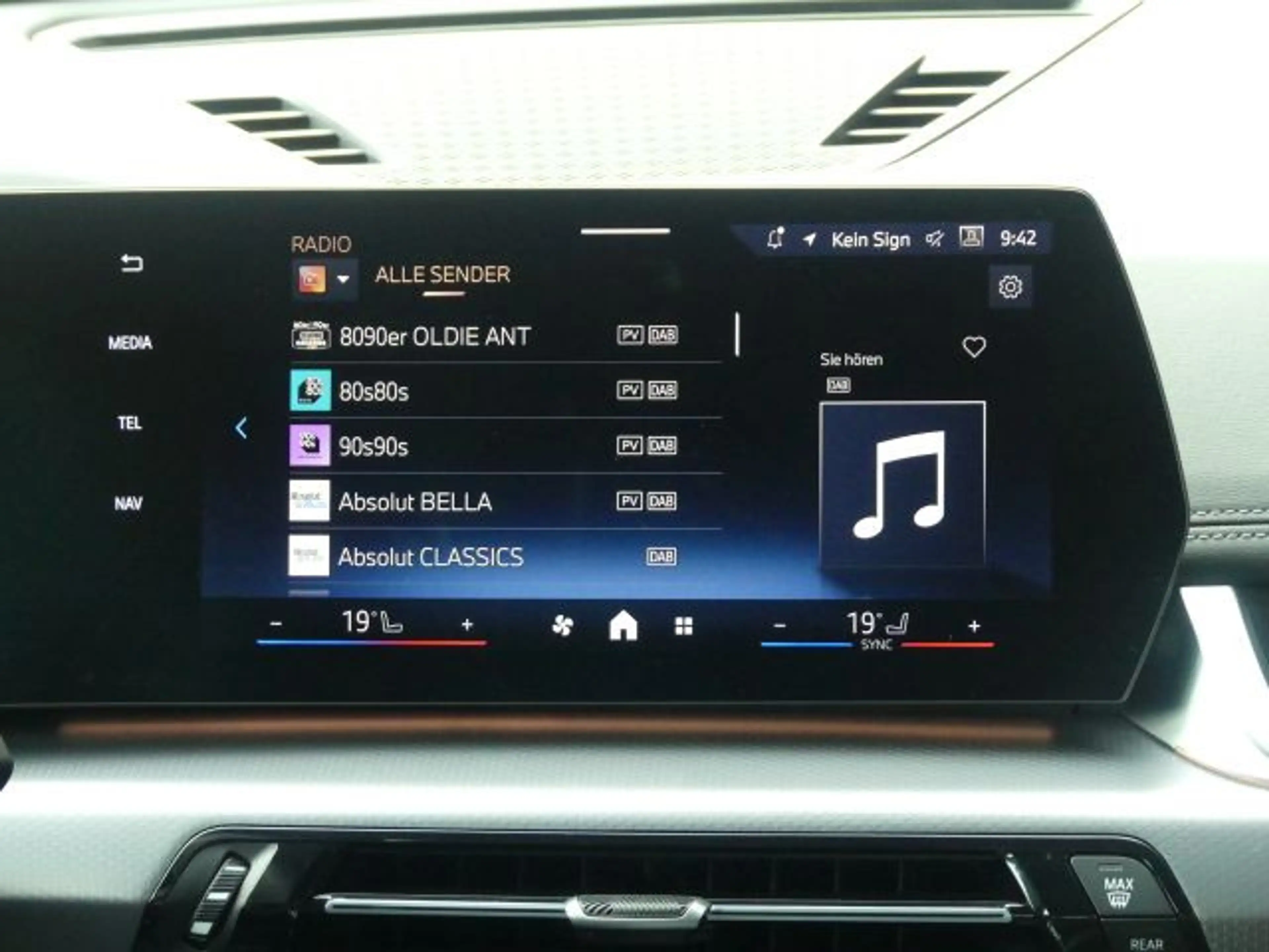 BMW X1 sDrive20iM Sport el.Sitze+Massage°HarmKard. — photo 21