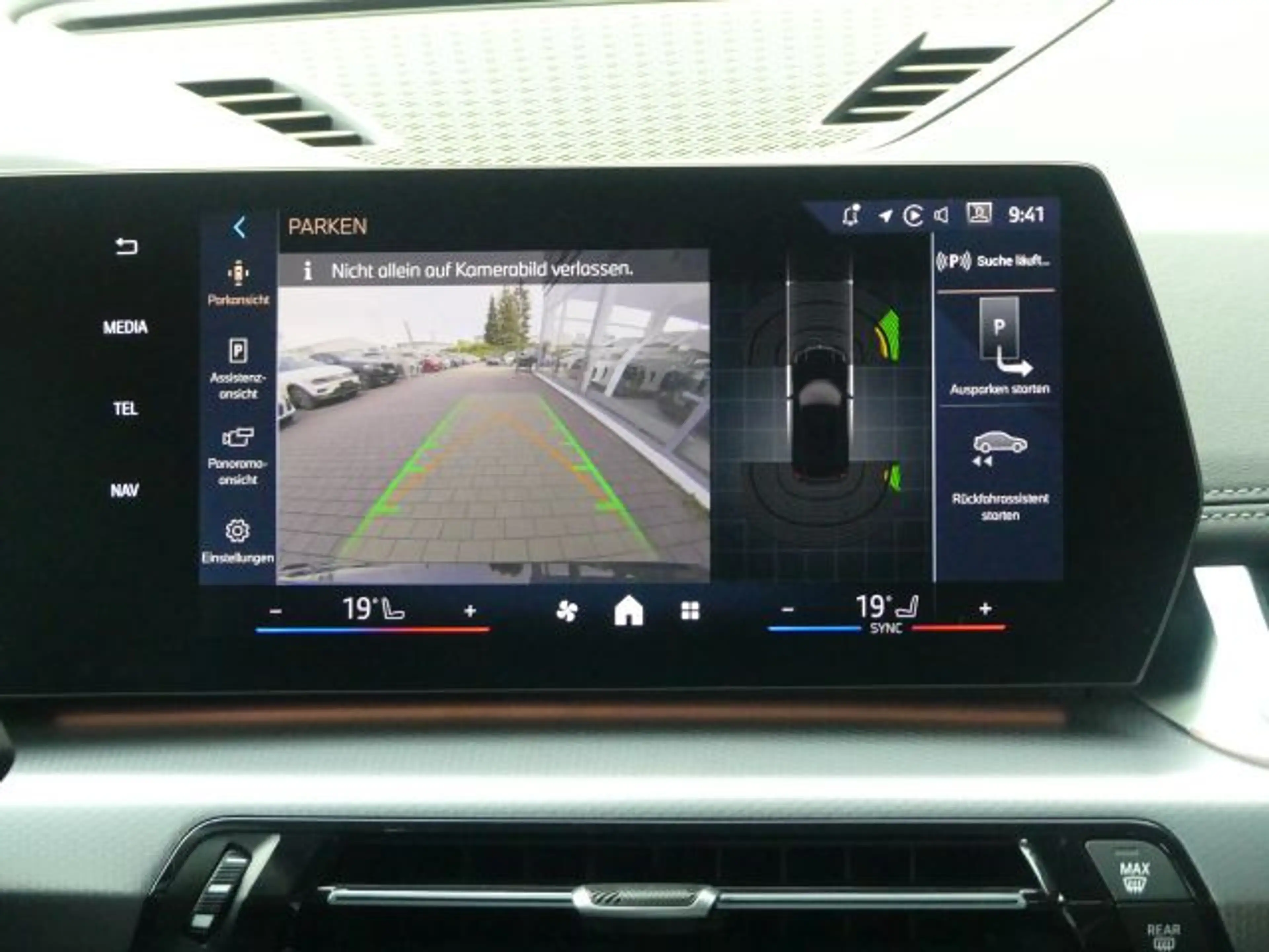 BMW X1 sDrive20iM Sport el.Sitze+Massage°HarmKard. — photo 19
