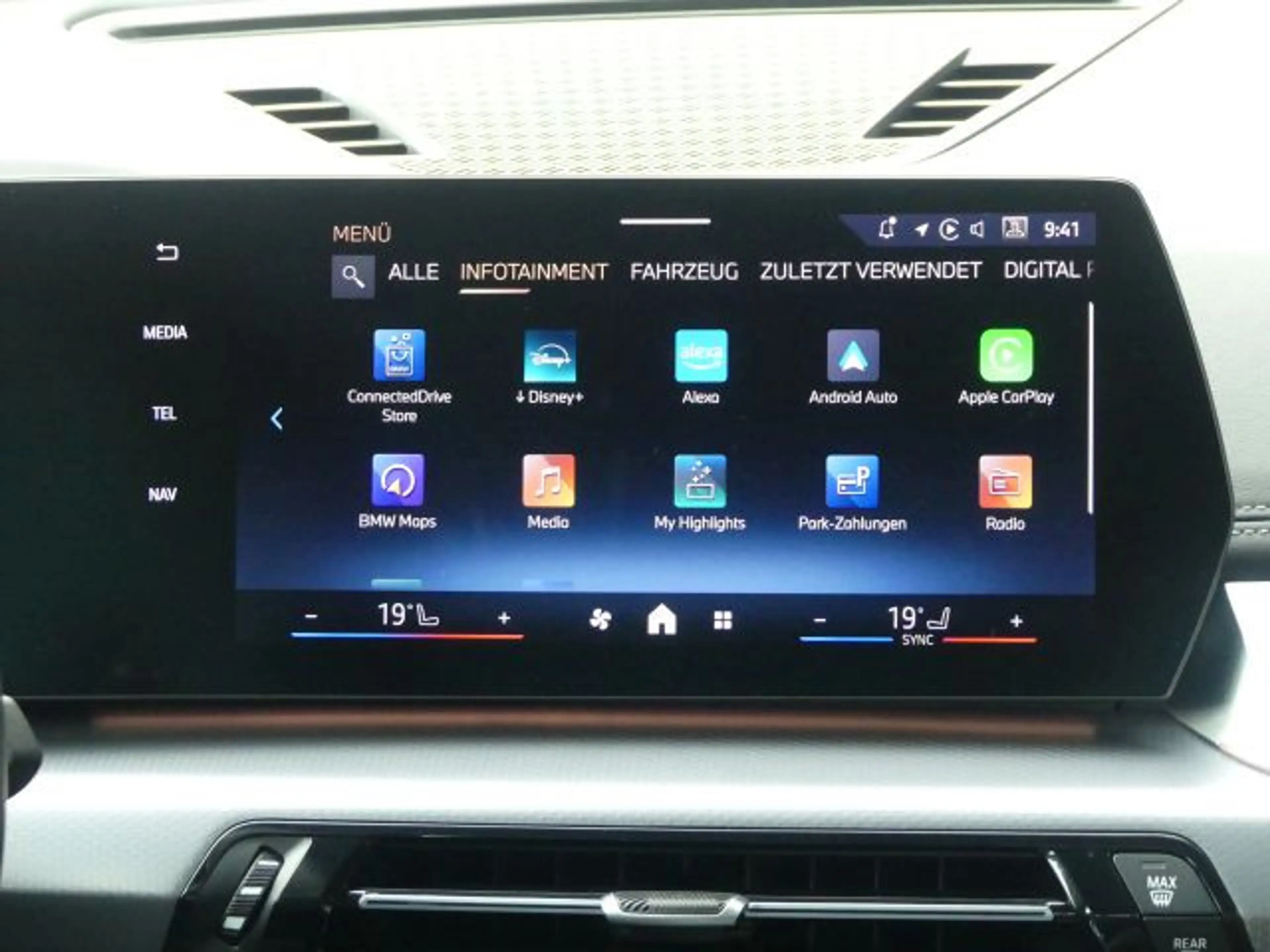 BMW X1 sDrive20iM Sport el.Sitze+Massage°HarmKard. — photo 20