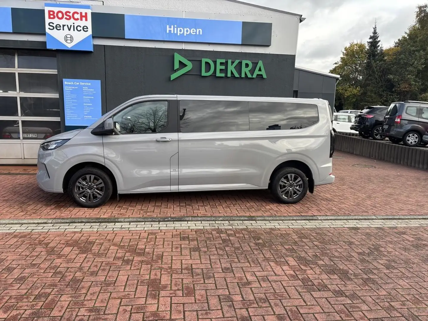Ford Tourneo Custom L2 Autm. Titanium, 8 Sitze, LED,Navi Grau - 2
