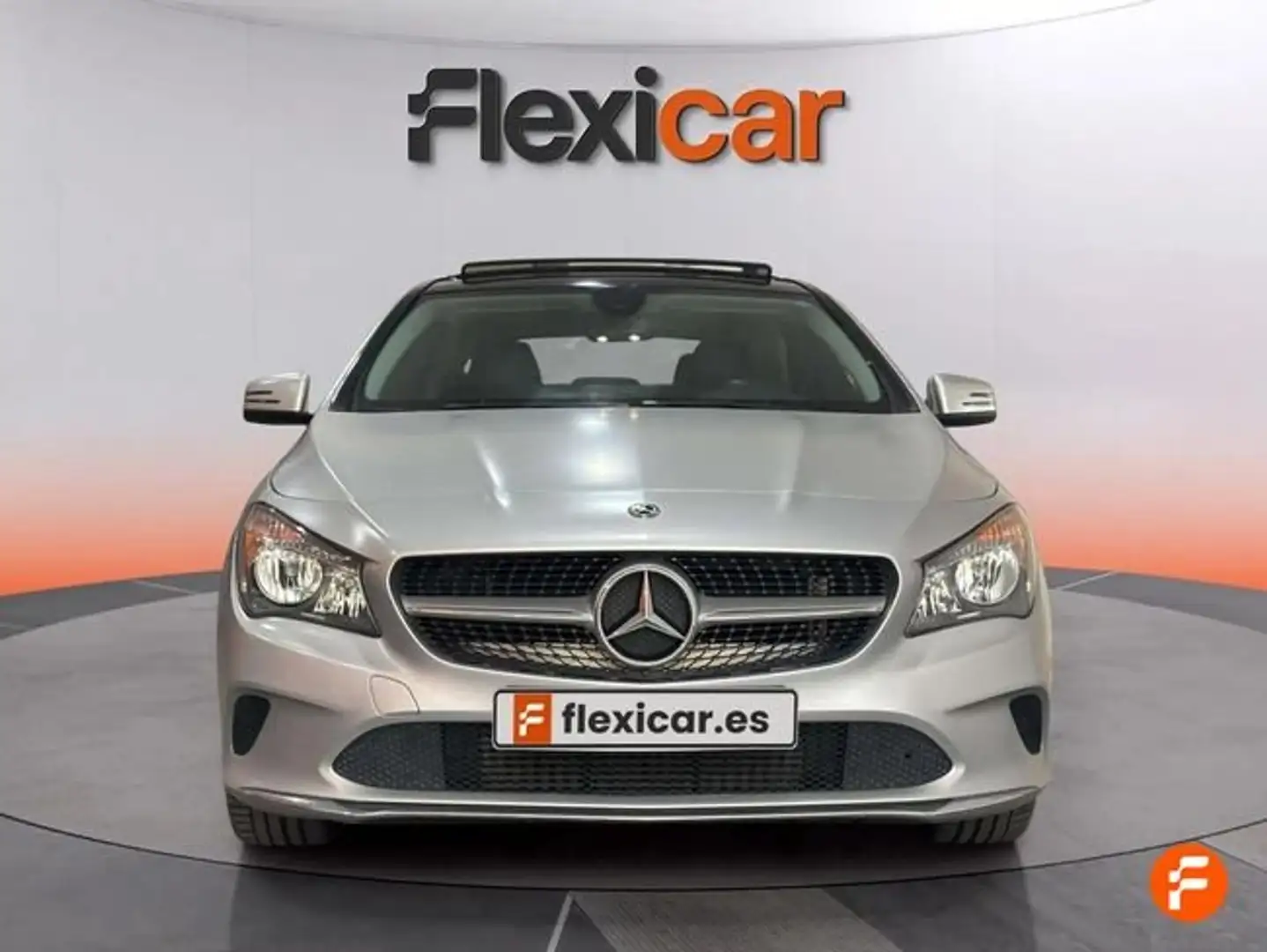 Mercedes-Benz CLA 180 Gris - 2