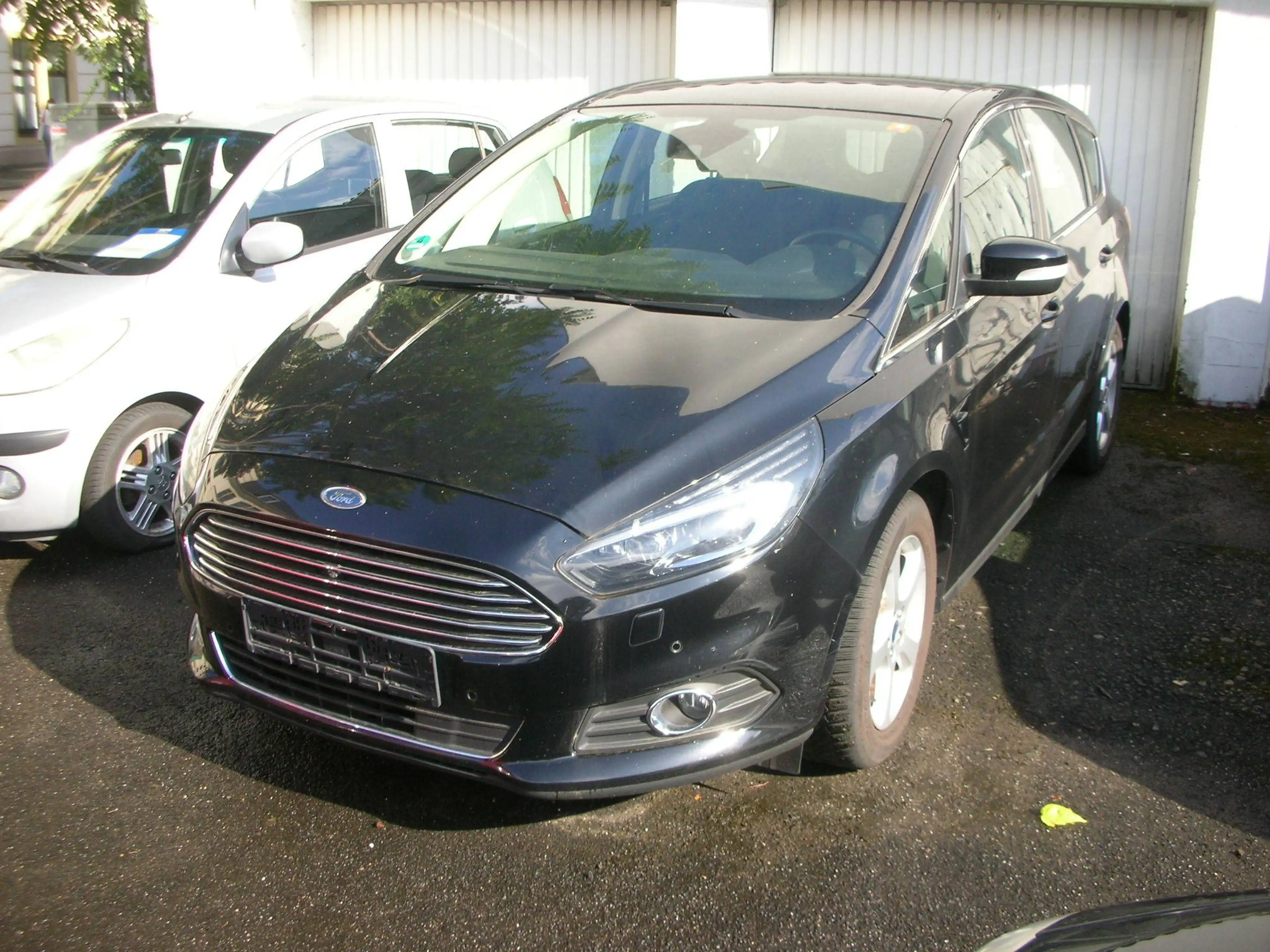 Ford S-Max Titanium 2.0 TDCI *135.000km *1.Halter