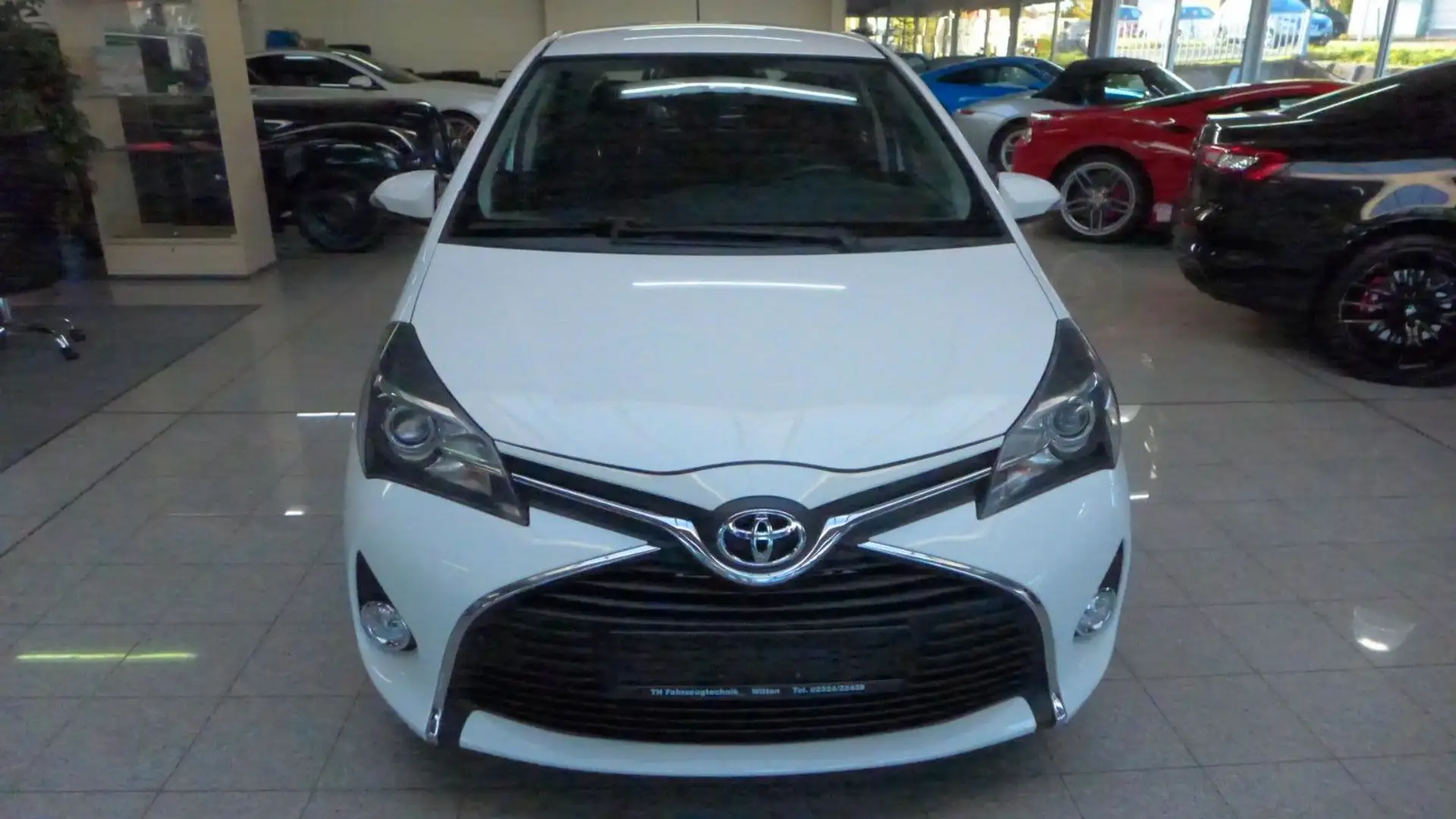 Toyota Yaris Edition-S-1.HAND-KLIMA-SITZHEIZUNG-RÜCKFAH Weiß - 2