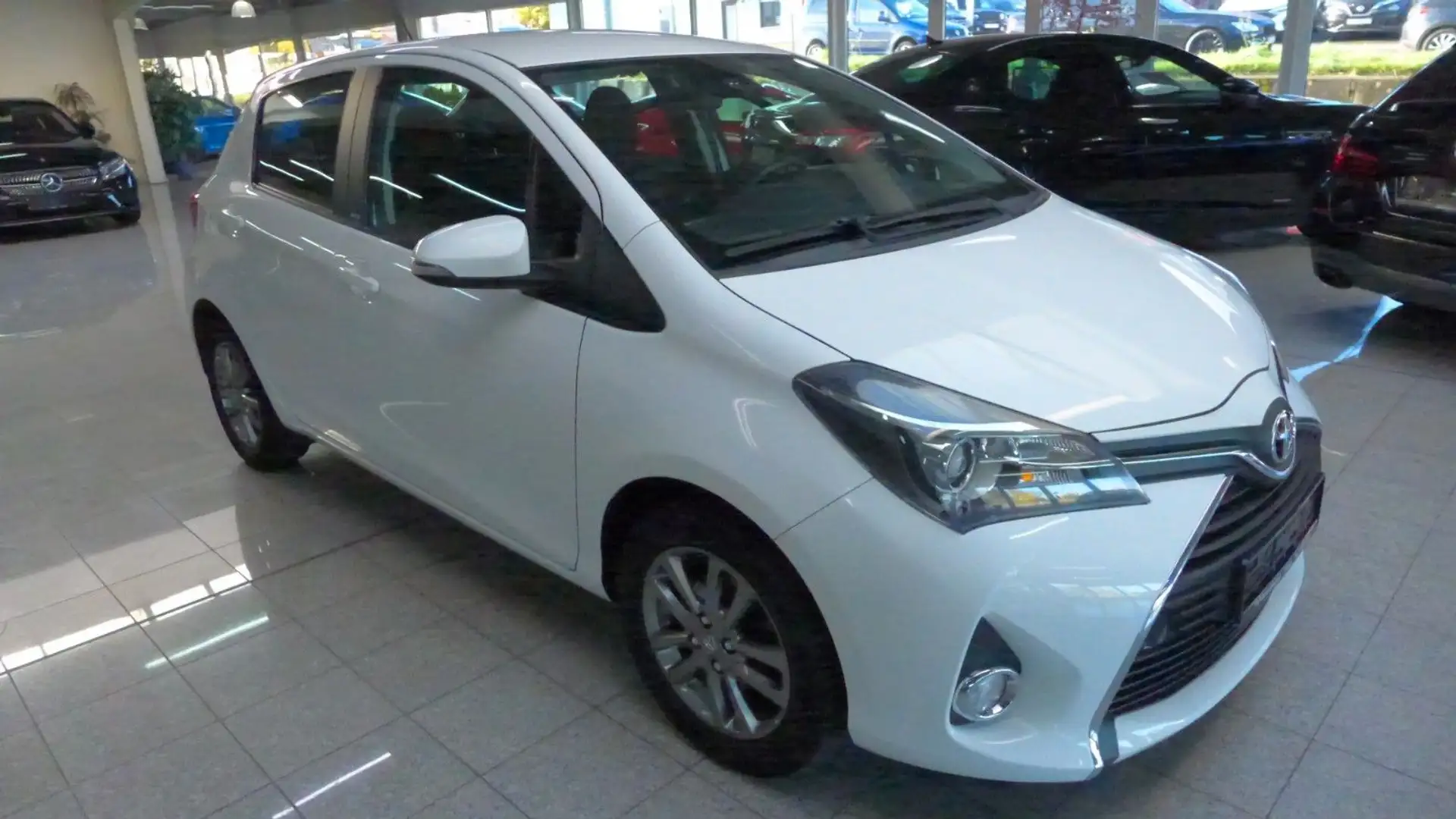 Toyota Yaris Edition-S-1.HAND-KLIMA-SITZHEIZUNG-RÜCKFAH Weiß - 1