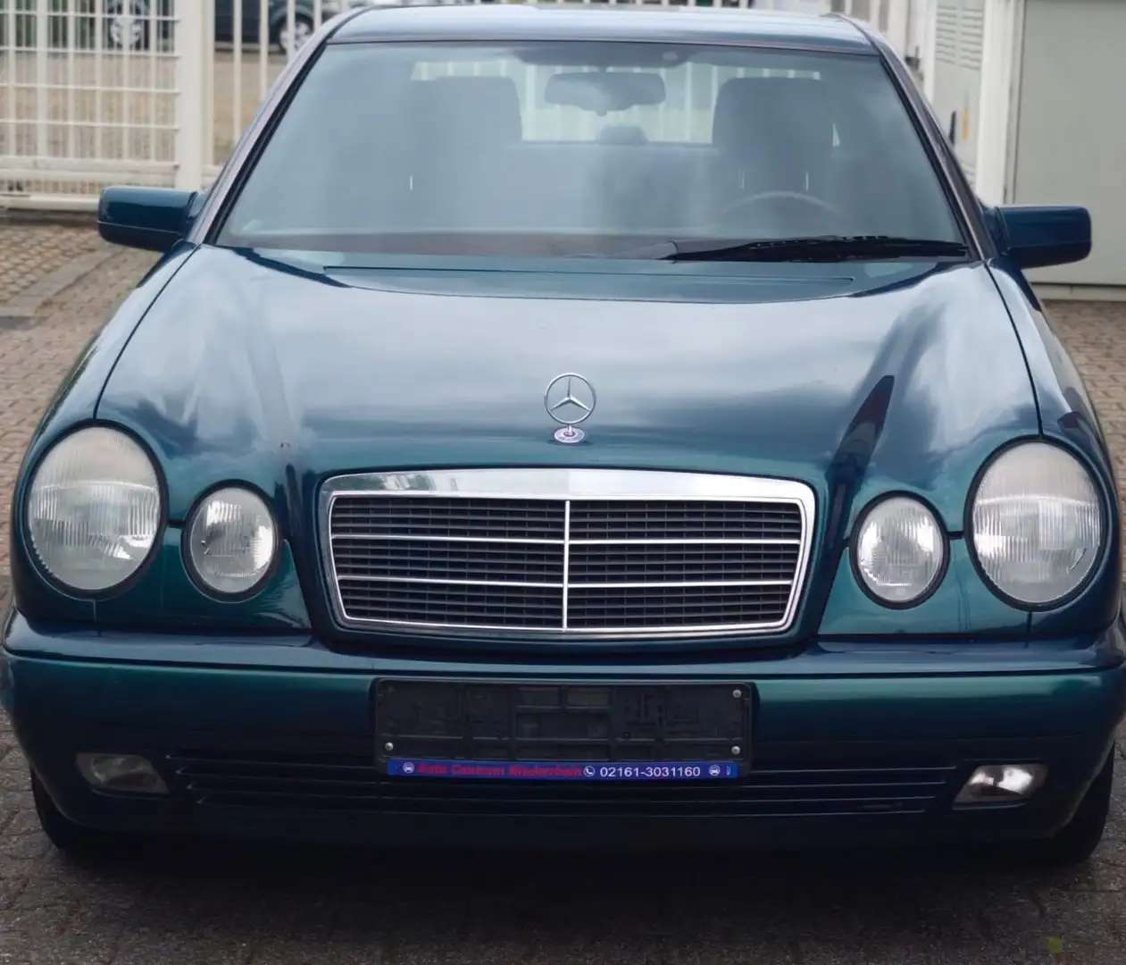 Mercedes-Benz E 230 Limousine Tüv Neu Automatik Klima Grün - 2