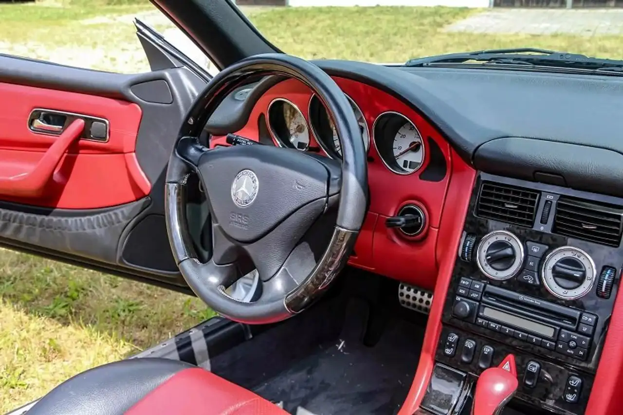 Mercedes-Benz 320