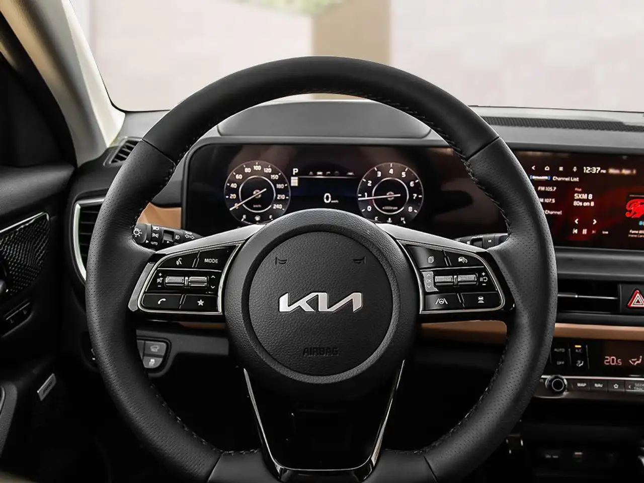 Kia Seltos снимка Kia Seltos