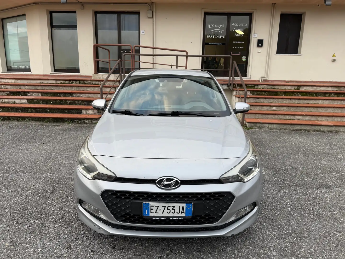 Hyundai i20 i20 II 2015 5p 1.1 crdi Style 75cv Argento - 2