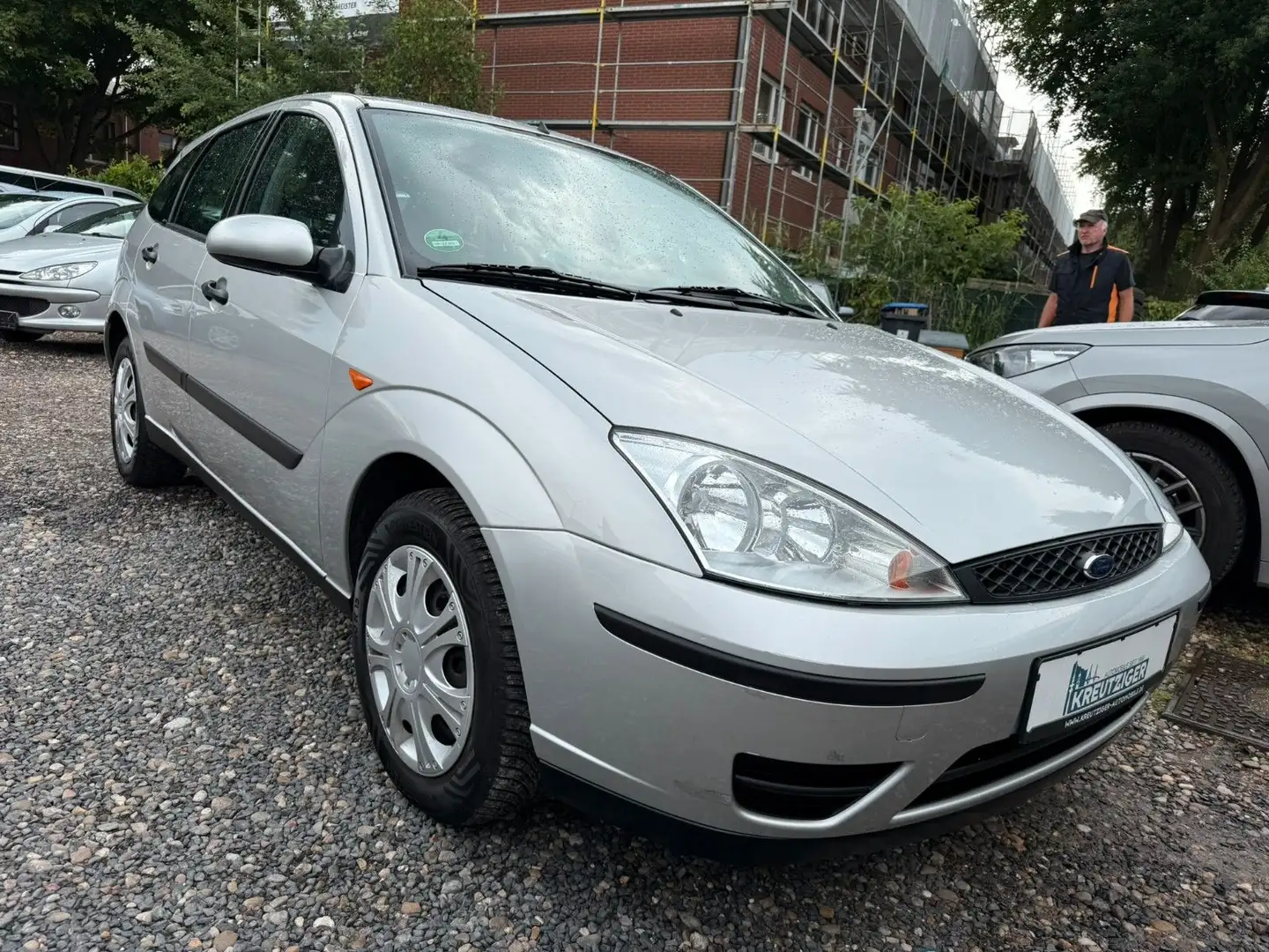 Ford Focus 1.6 Automatik Silber - 1