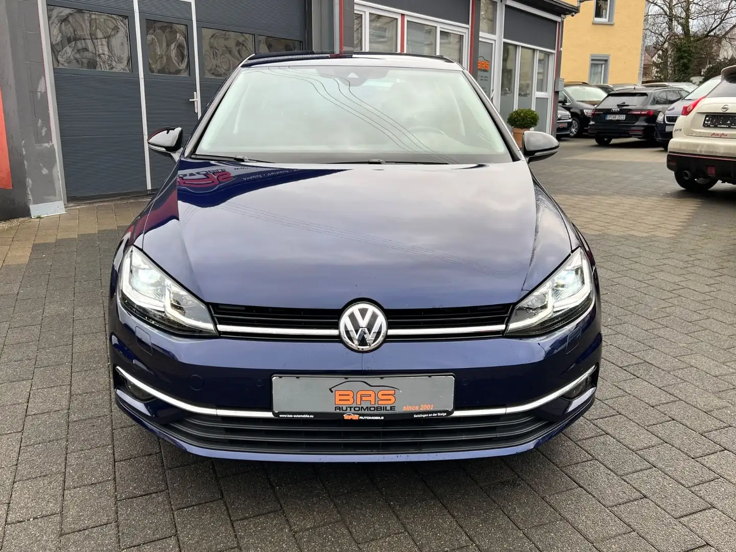 Volkswagen Golf 1.5 TSI Lim. IQ.DRIVE*DSG*NAVI*ACC*LED* Azul - 2