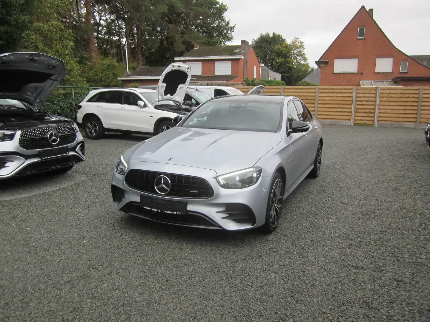 Mercedes-Benz E 300 de 4 MATIC - FULL OPTION Argent - 1