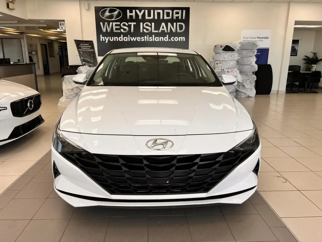 Hyundai ELANTRA photo Hyundai ELANTRA