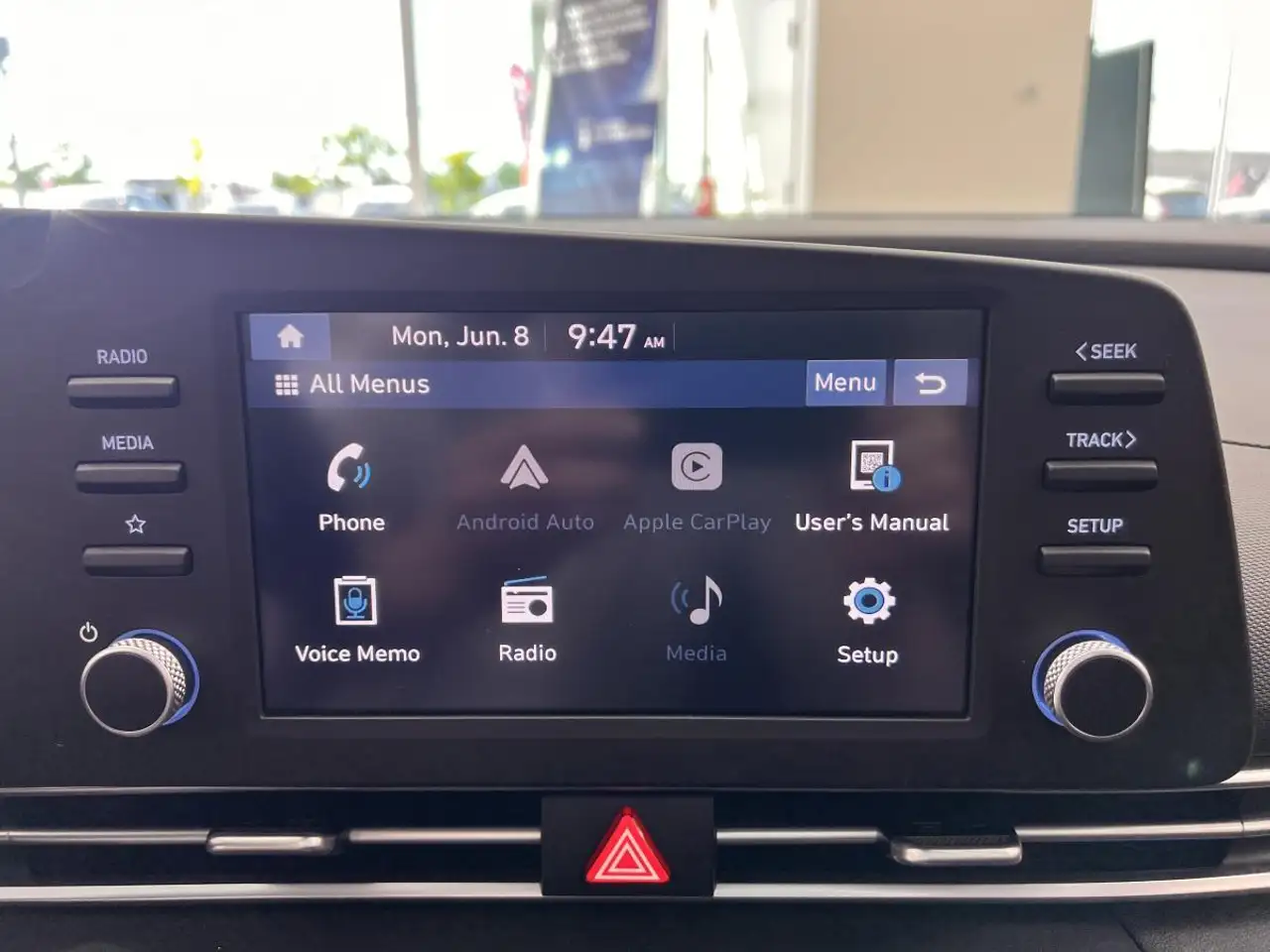 Hyundai ELANTRA photo Hyundai ELANTRA