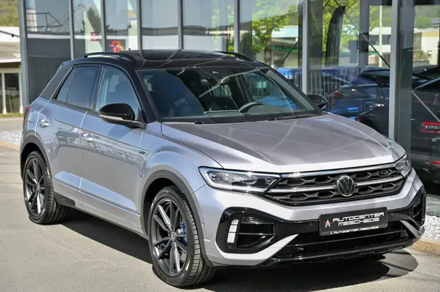 Volkswagen T-Roc view 3