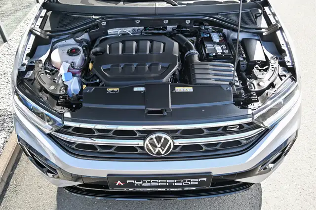 Volkswagen T-Roc view 7