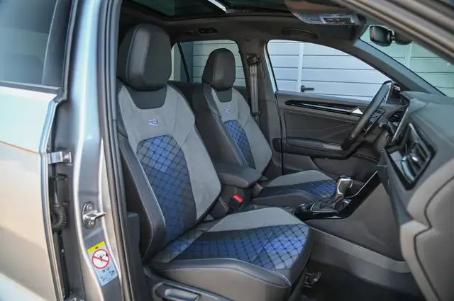 Volkswagen T-Roc view 13