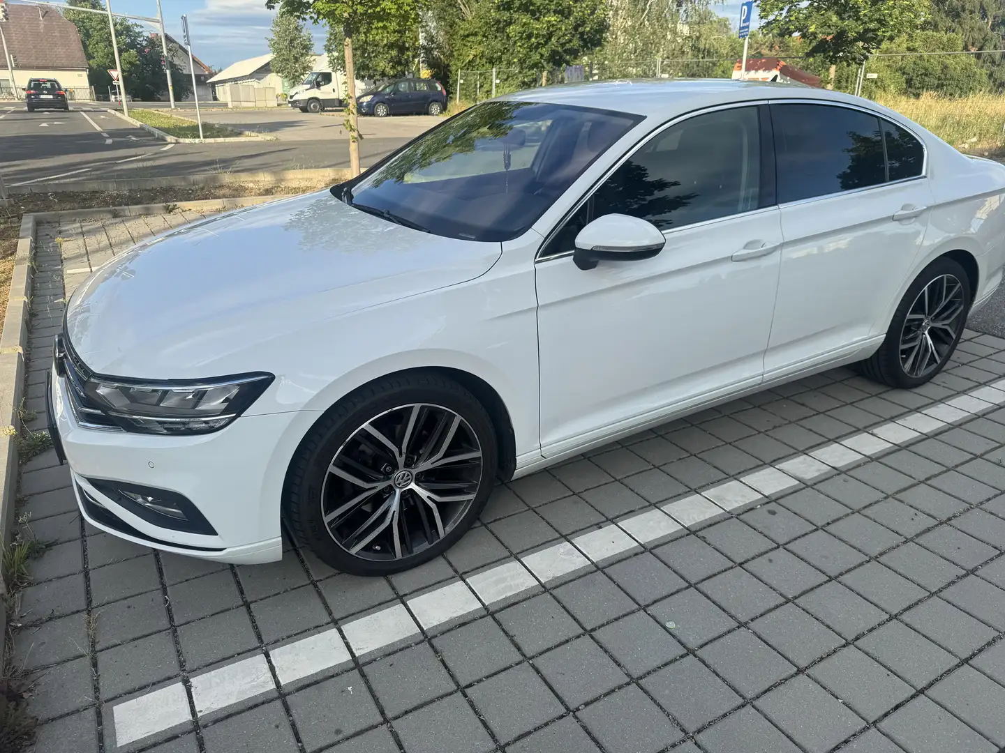 Volkswagen Passat Business 2,0 SCR TDI DSG - 2