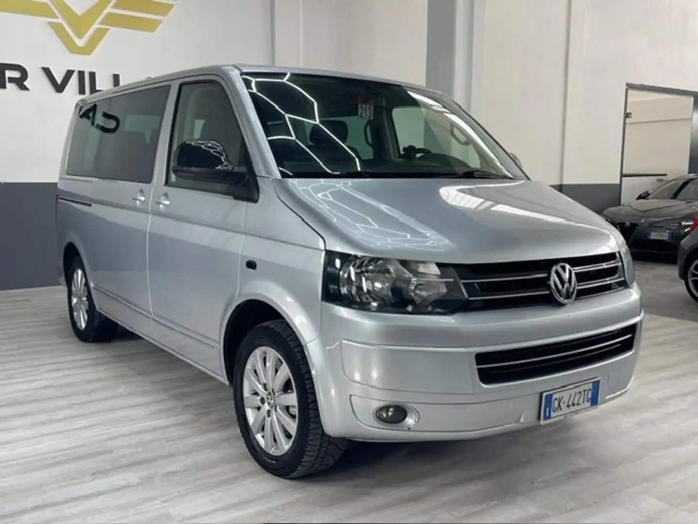 Volkswagen T5 Caravelle Multivan 2.0 BiTDI 180CV DSG Highline Srebrny - 2