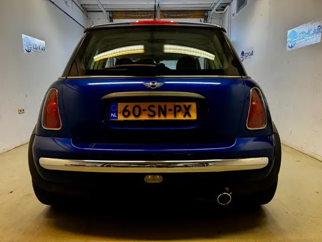 Mini Hatch view 7