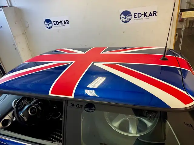 Mini Hatch view 11
