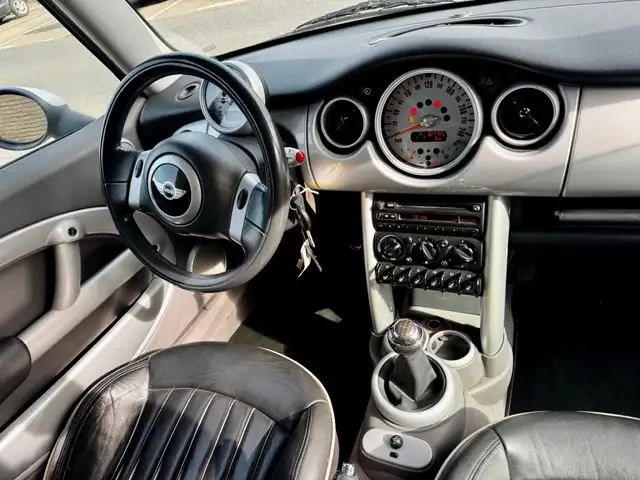 Mini Hatch view 2