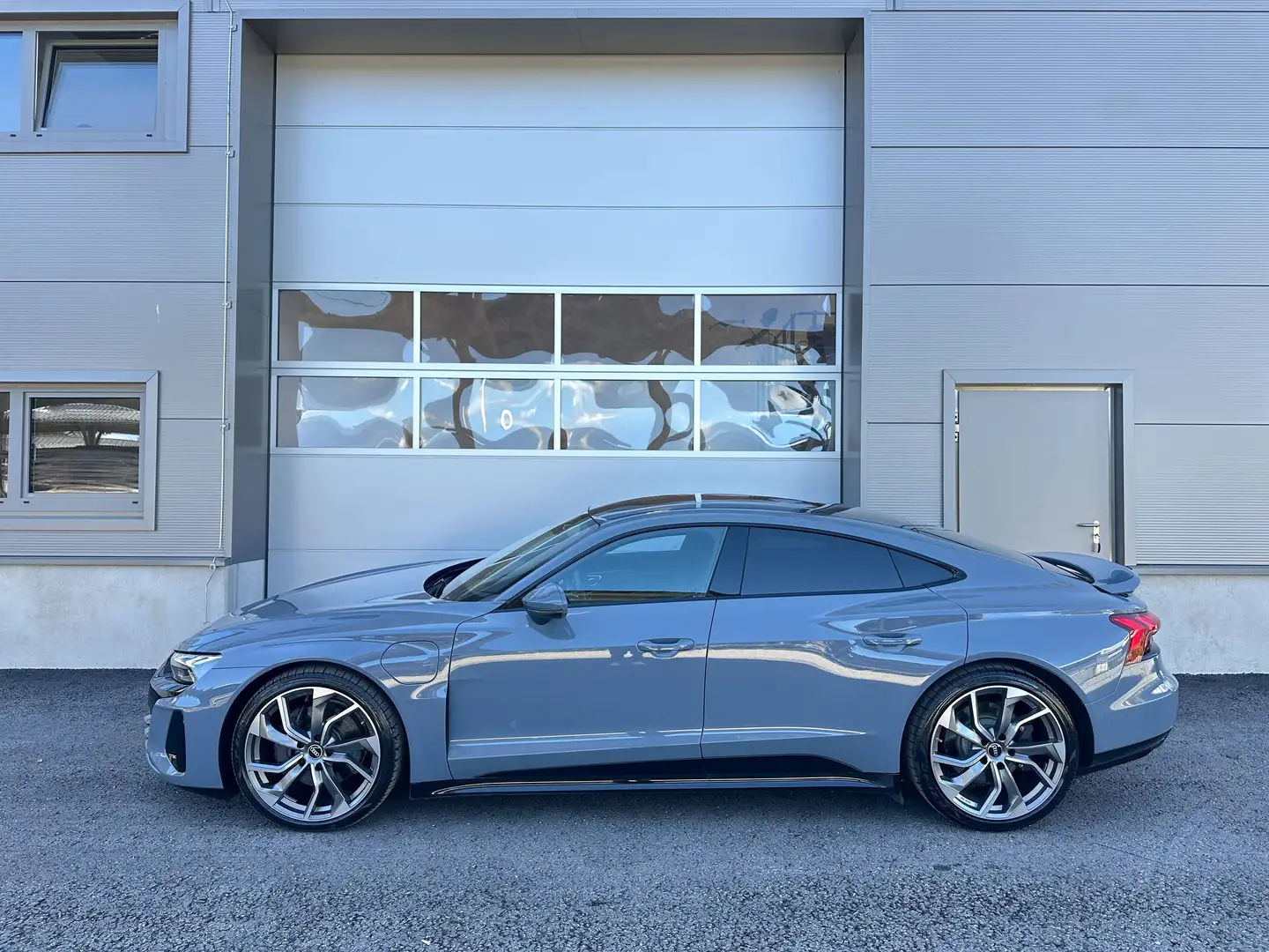 Audi e-tron GT QUATTRO / MATRIX LED/ SPORTSITZE Grau - 2