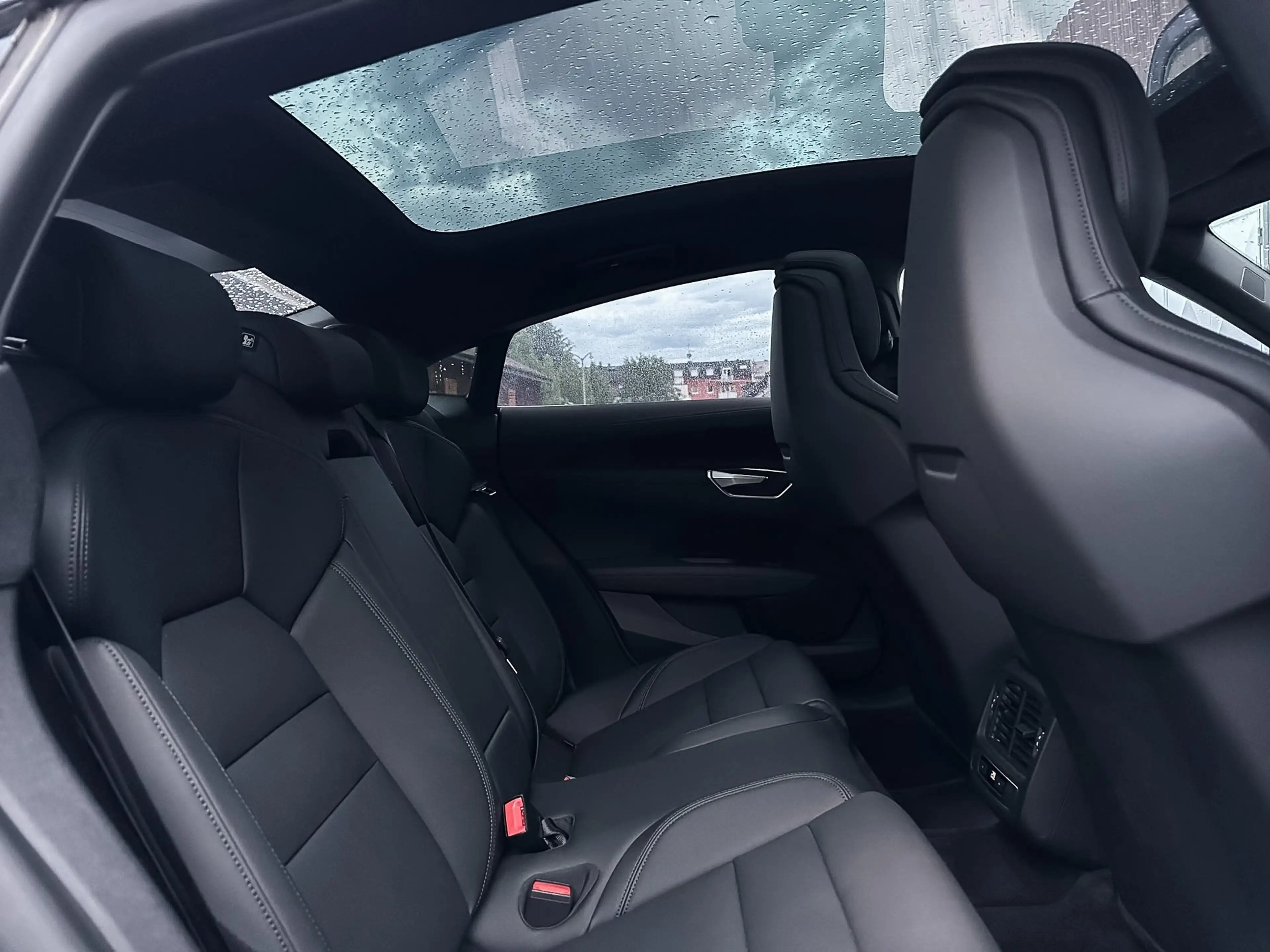 Audi e-tron GT QUATTRO / MATRIX LED/ SPORTSITZE — photo 14