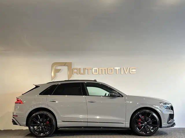 Audi Q8 view 13