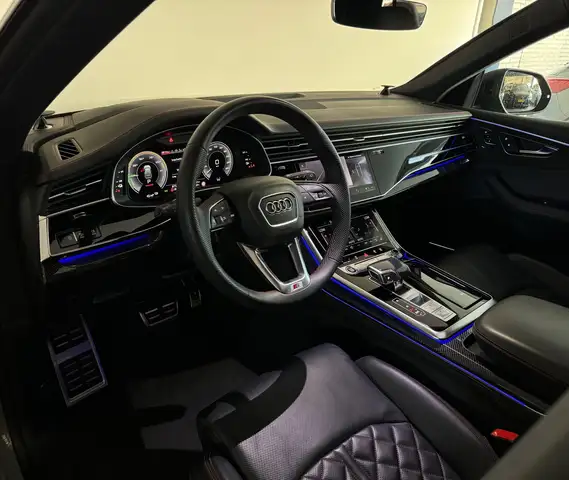 Audi Q8 view 2