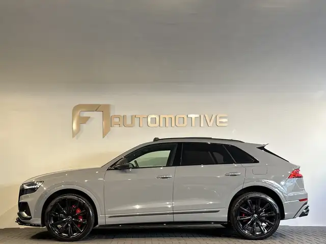 Audi Q8 view 11