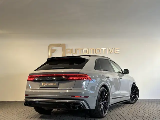 Audi Q8 view 7