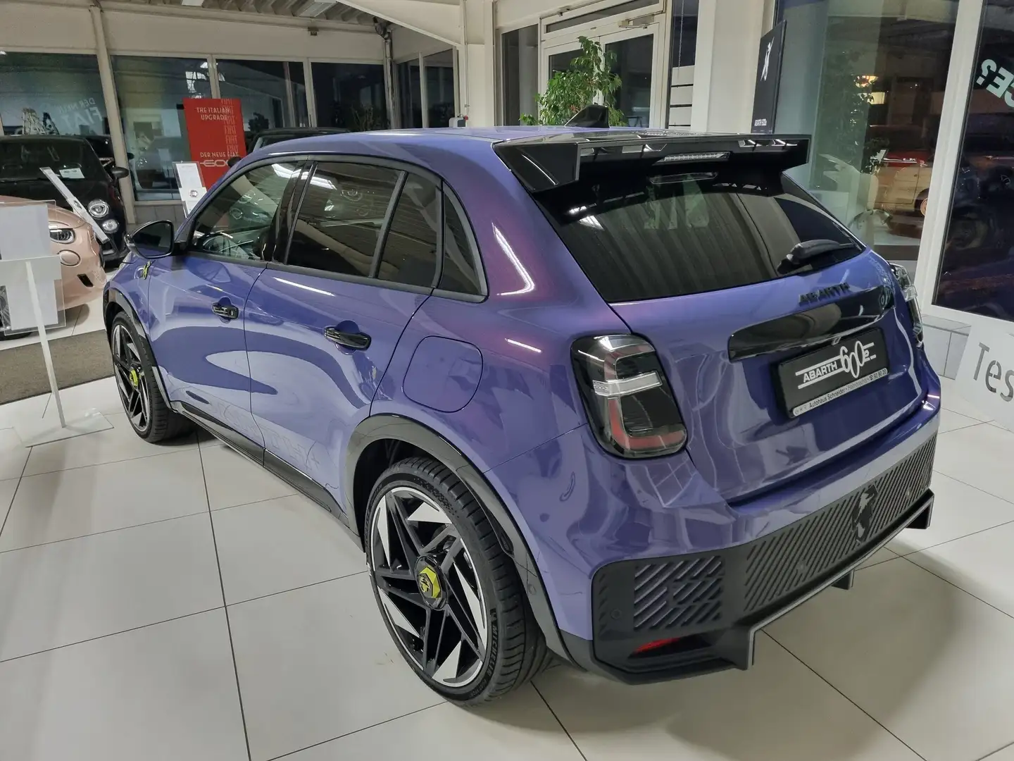 Abarth 600e 600e Scorpionissima Launch Edition 207kW (280PS) Violett - 2