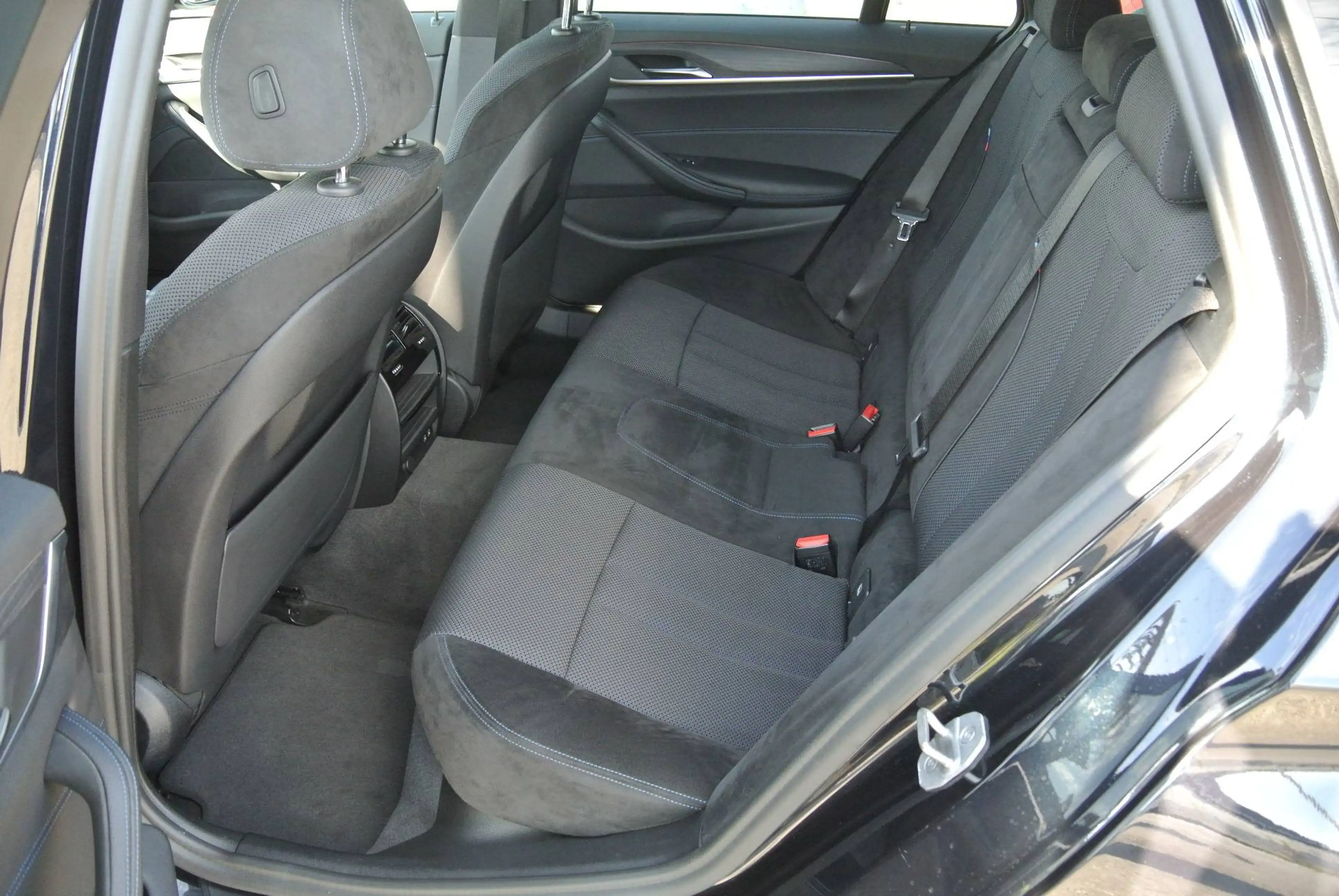 BMW 520 d touring Aut. *M-Sportpaket * LED * Head-up * — photo 8