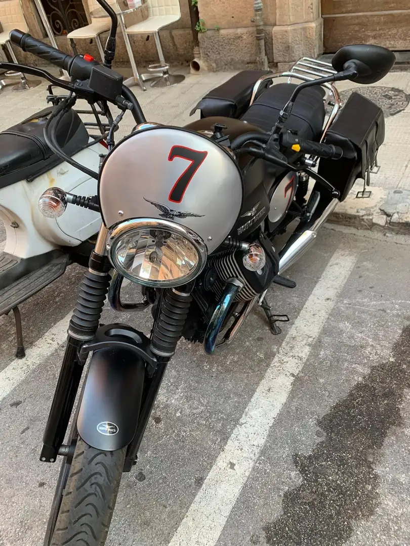 Moto Guzzi V 7 Stone Чорний - 1