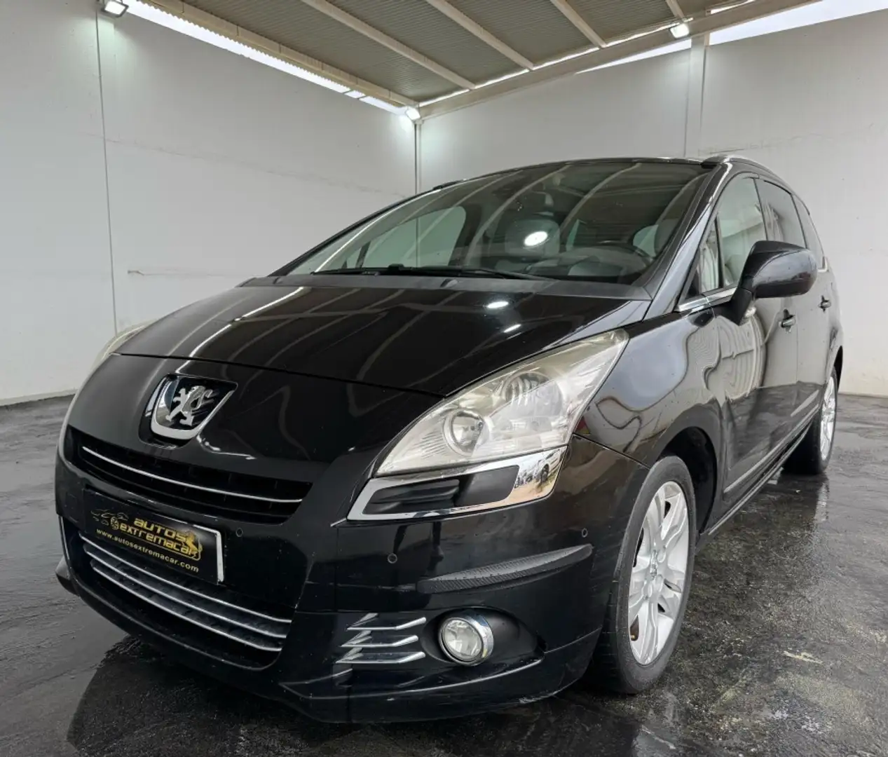 Peugeot 5008 2.0HDI FAP Allure Zwart - 1