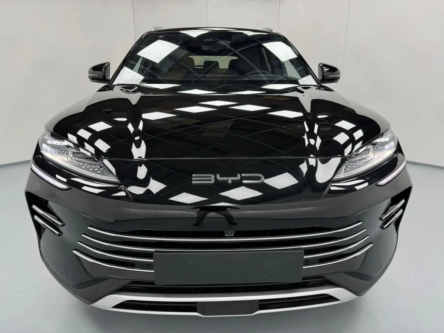 BYD Seal U DMi BOOST Super DM Technology  e-CVT 218CV PROMO! Schwarz - 2