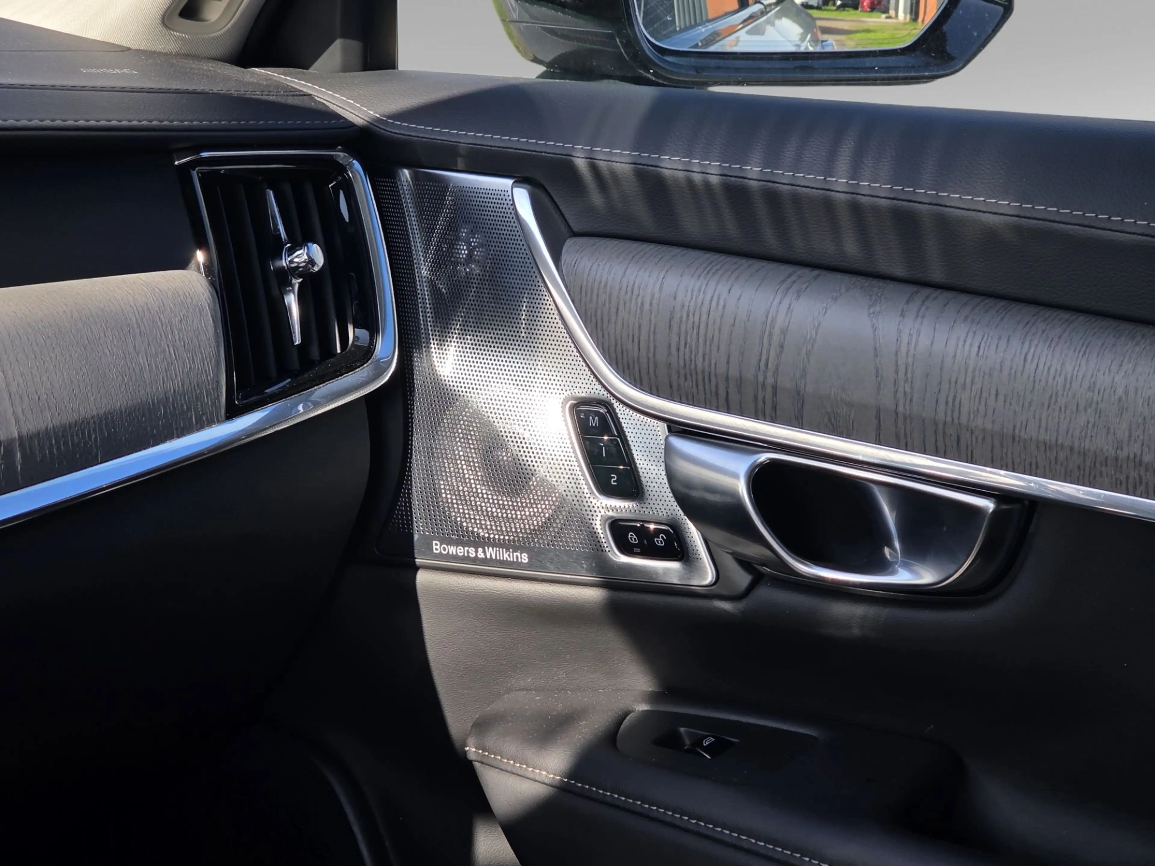 Volvo V90 2.0 T8 Plug-in hybrid AWD Ultra Dark | Full Option — photo 18