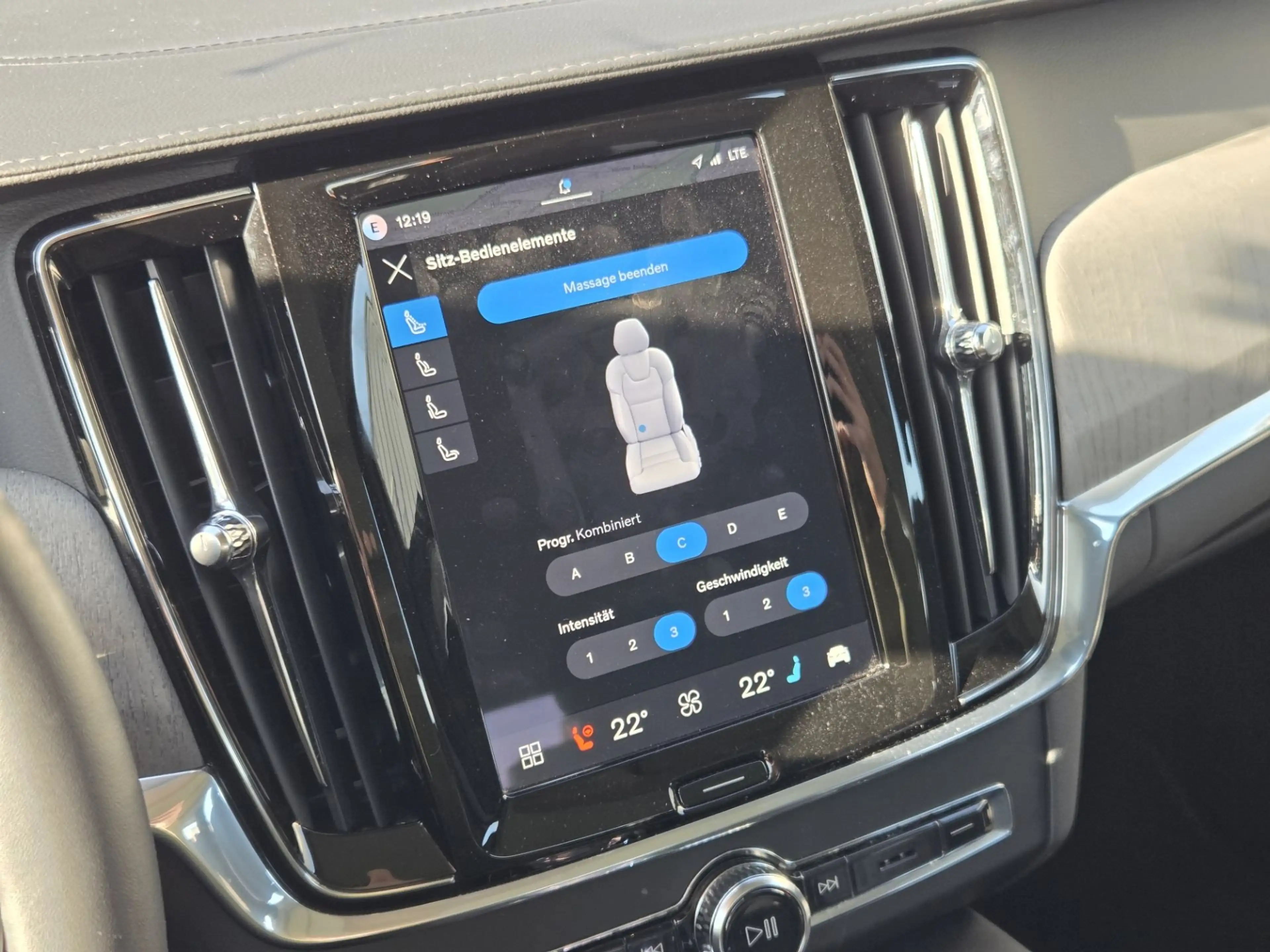 Volvo V90 2.0 T8 Plug-in hybrid AWD Ultra Dark | Full Option — photo 16