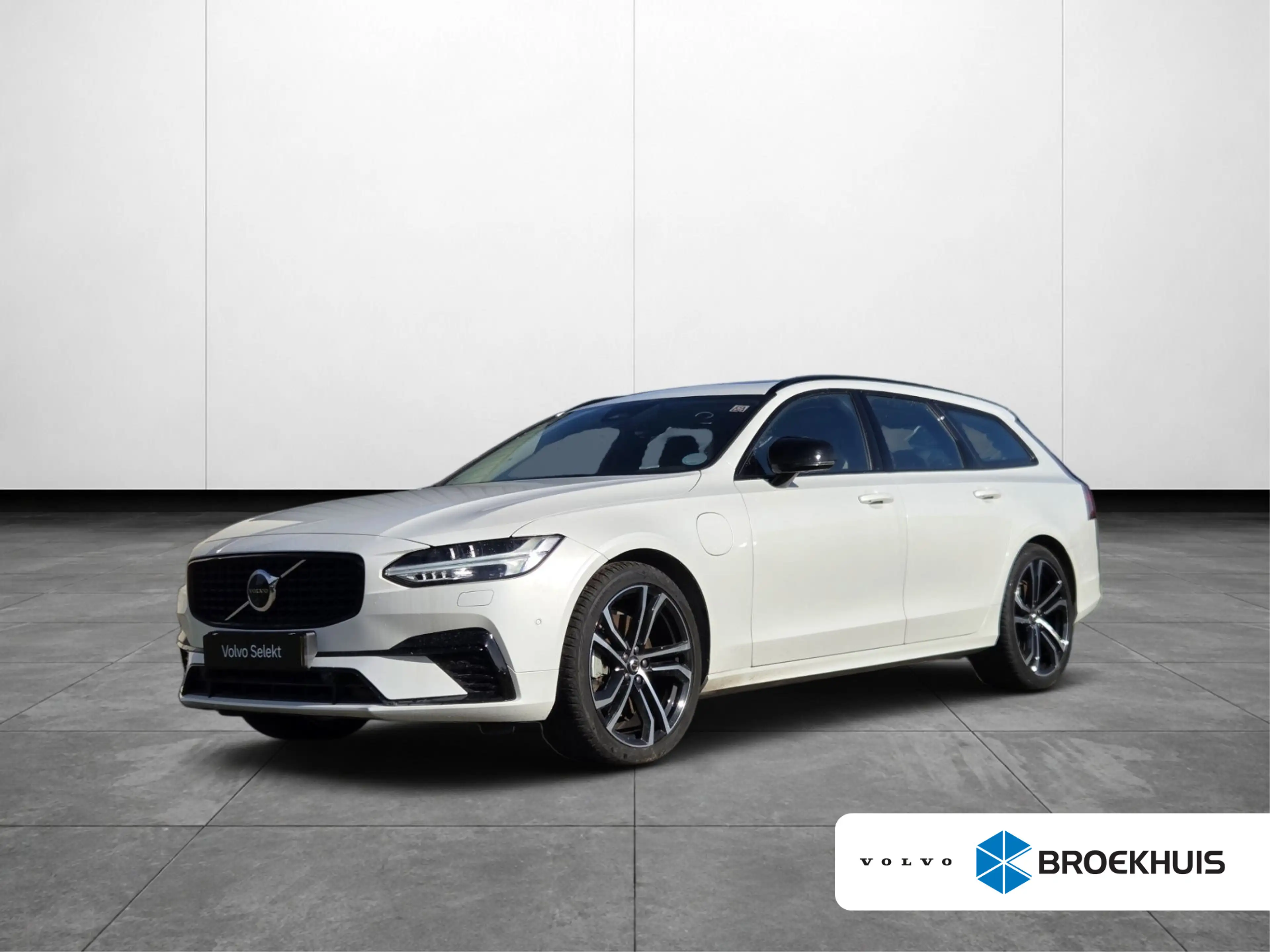 Volvo V90 2.0 T8 Plug-in hybrid AWD Ultra Dark | Full Option