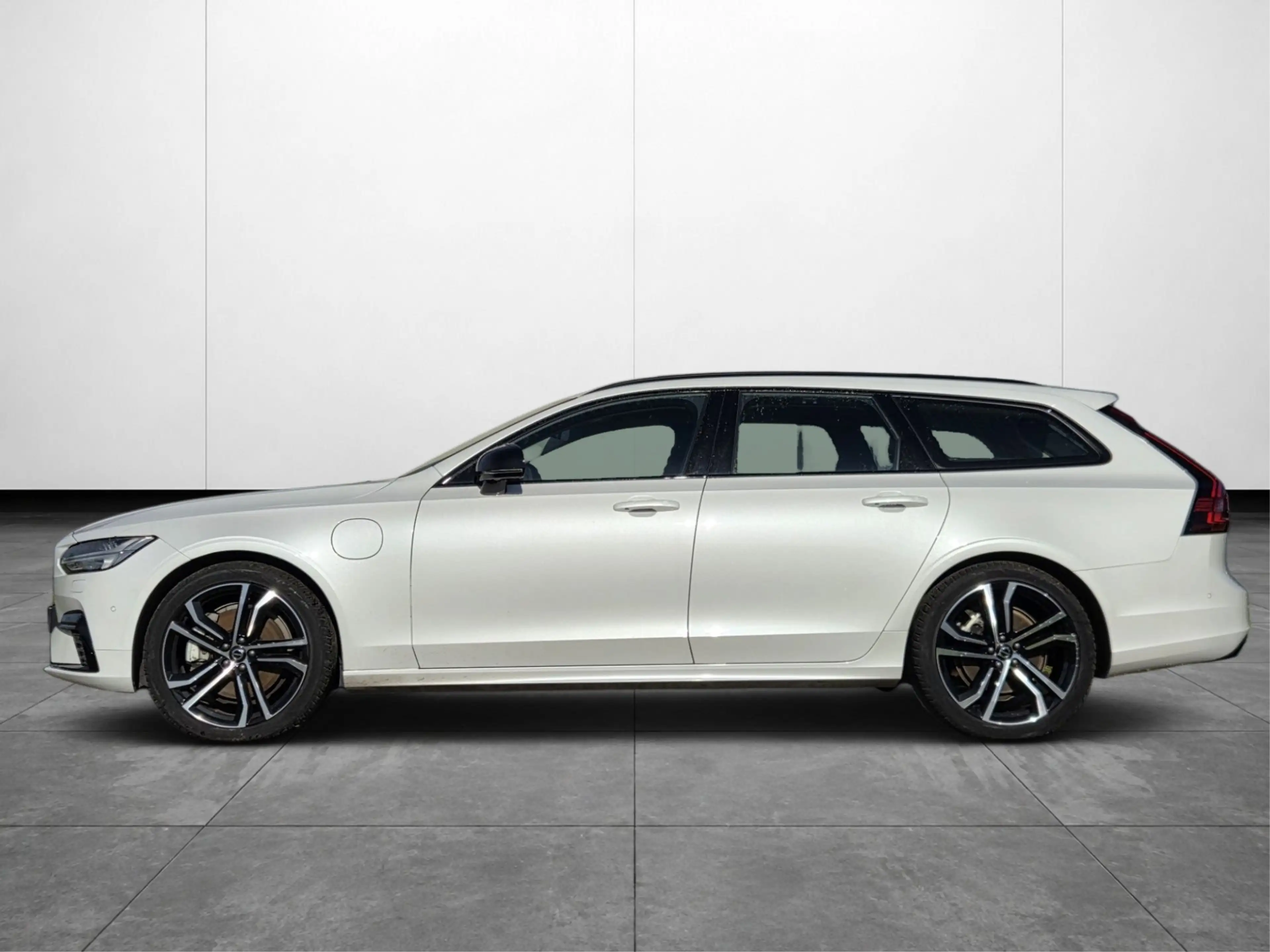 Volvo V90 2.0 T8 Plug-in hybrid AWD Ultra Dark | Full Option — photo 4