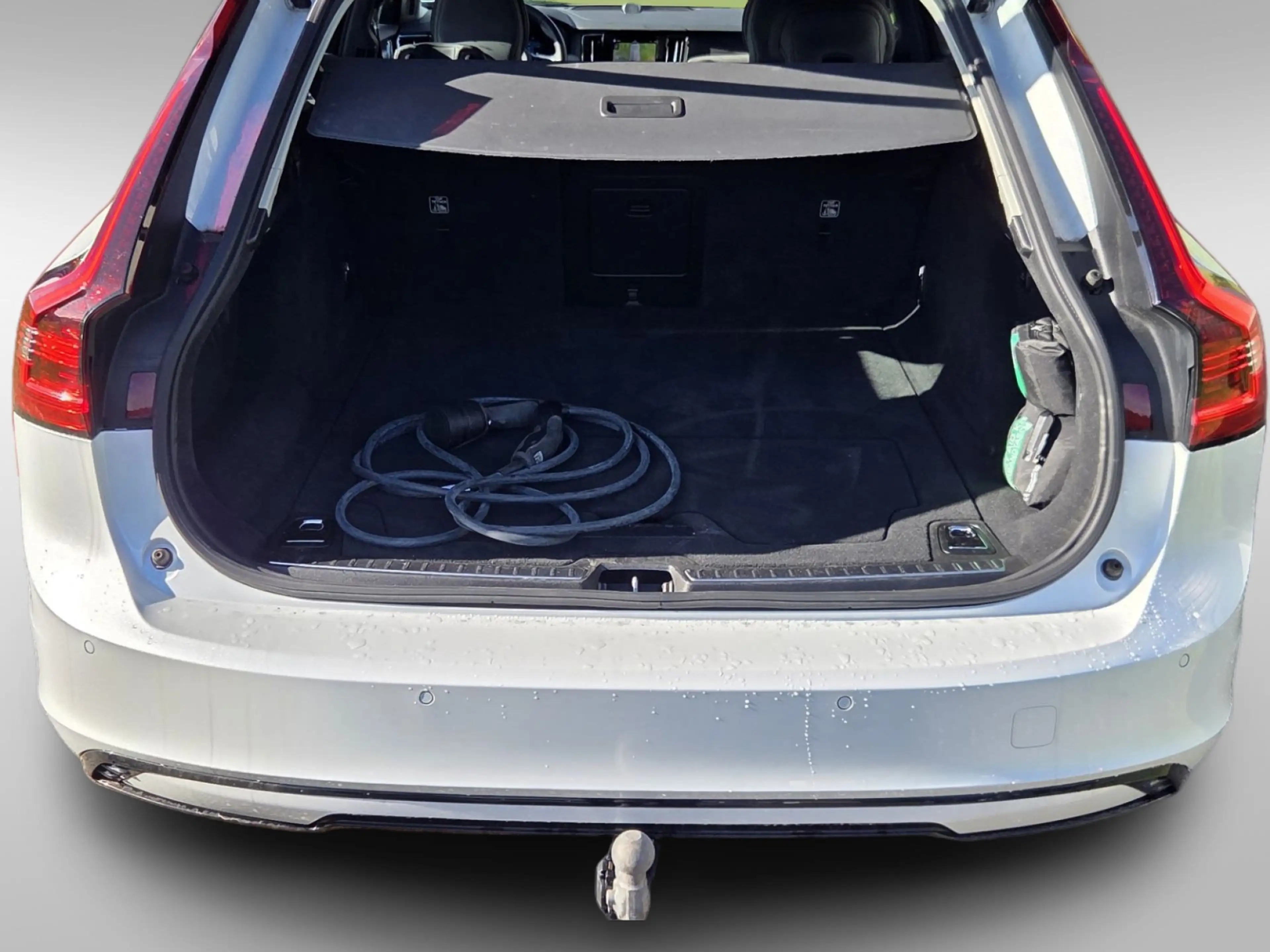 Volvo V90 2.0 T8 Plug-in hybrid AWD Ultra Dark | Full Option — photo 8