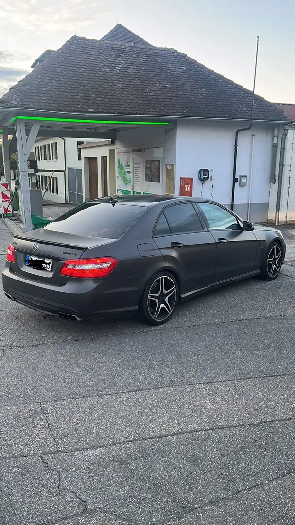 Mercedes-Benz E 63 AMG Speedshift 7G-MCT - 2