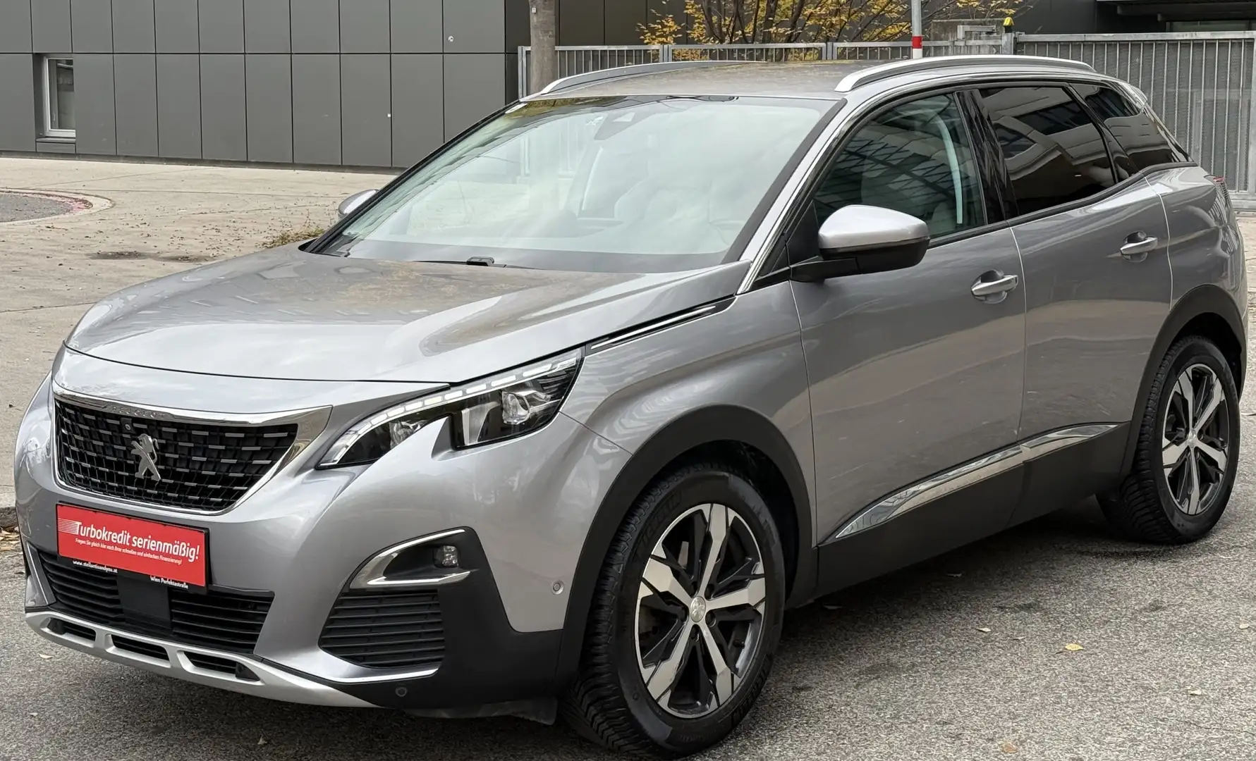Peugeot 3008 3008 1,6 BlueHDi AUTOMATIK 120 S&S EAT6 Allure Grau - 1