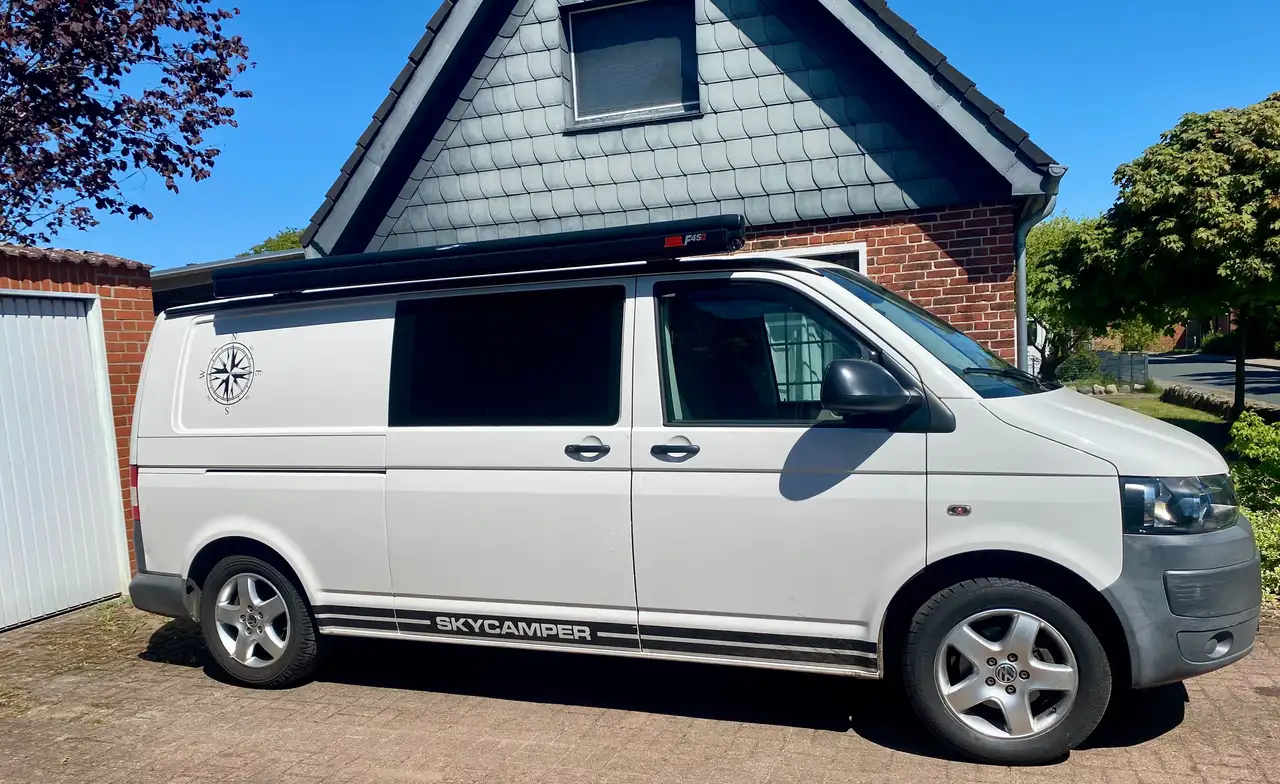Volkswagen T5 Transporter Sky Camper — photo 1 of 7