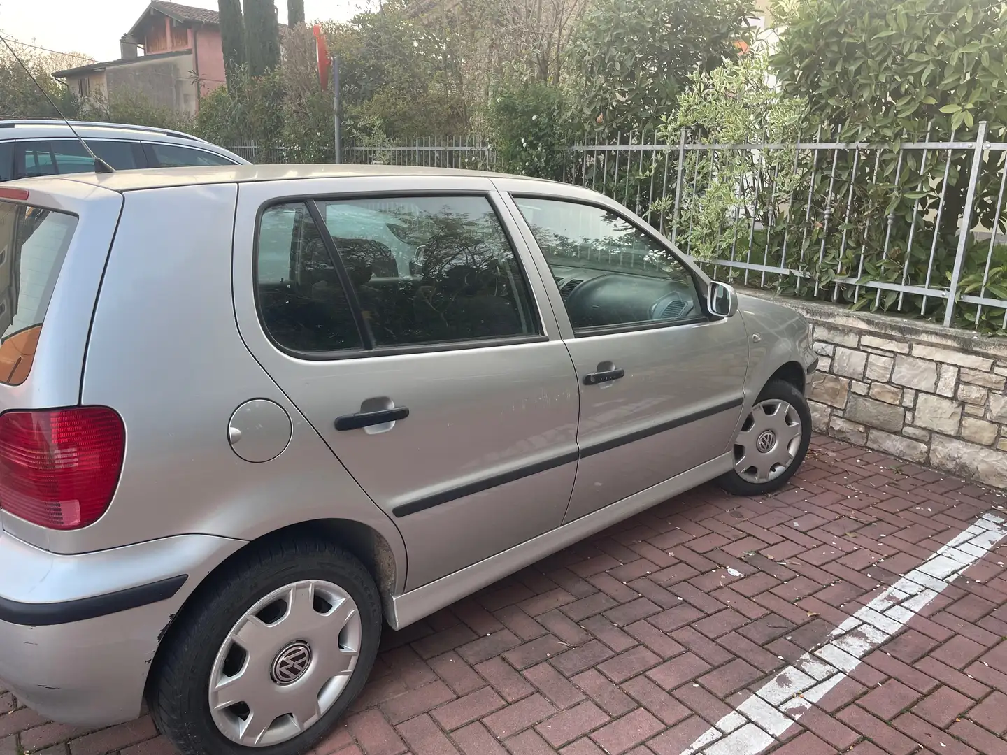 Volkswagen Polo Polo III 1999 5p 1.4 Highline Grigio - 1