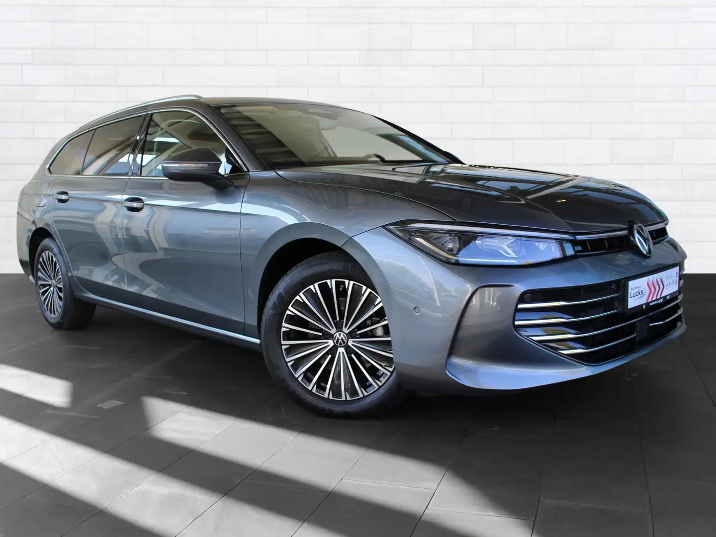 Volkswagen Passat 2.0 TDI Elegance MATRIX STANDHZ. AHK Grau - 2