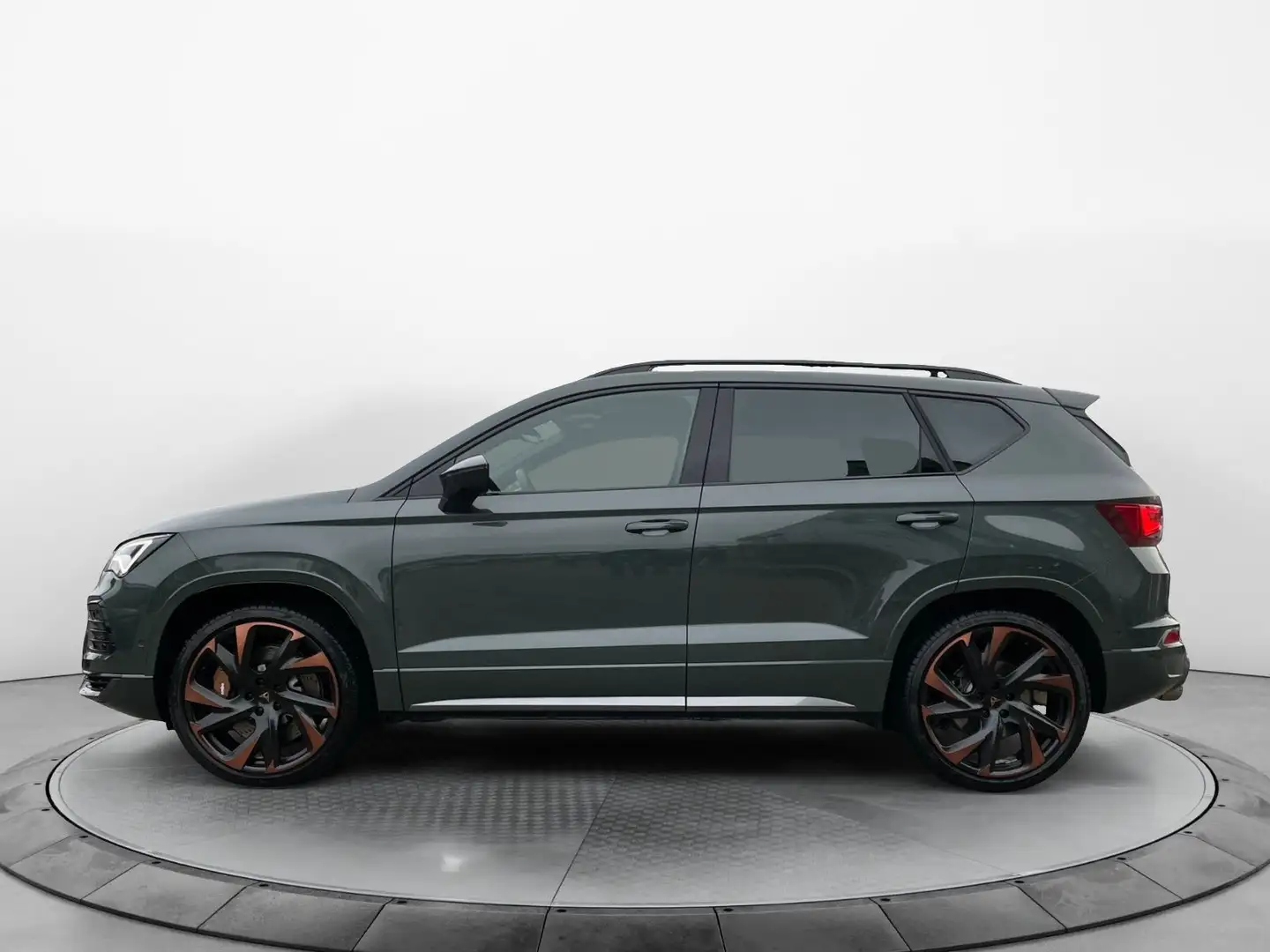 CUPRA Ateca VZ 2.0 TSI 4Drive - Akrapovic AHK Top-View Vert - 2