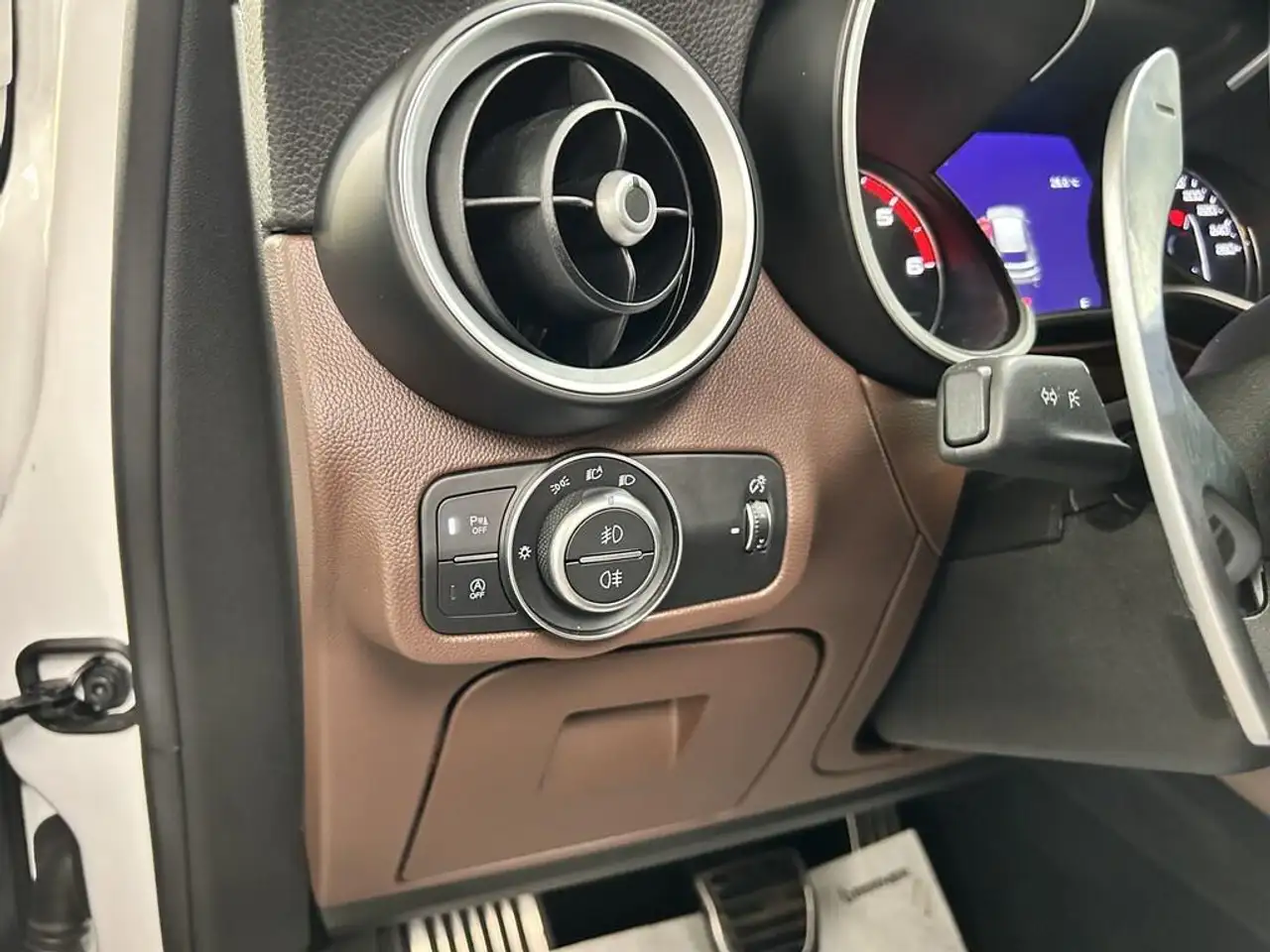 Alfa Romeo Stelvio 2021 — фото 11